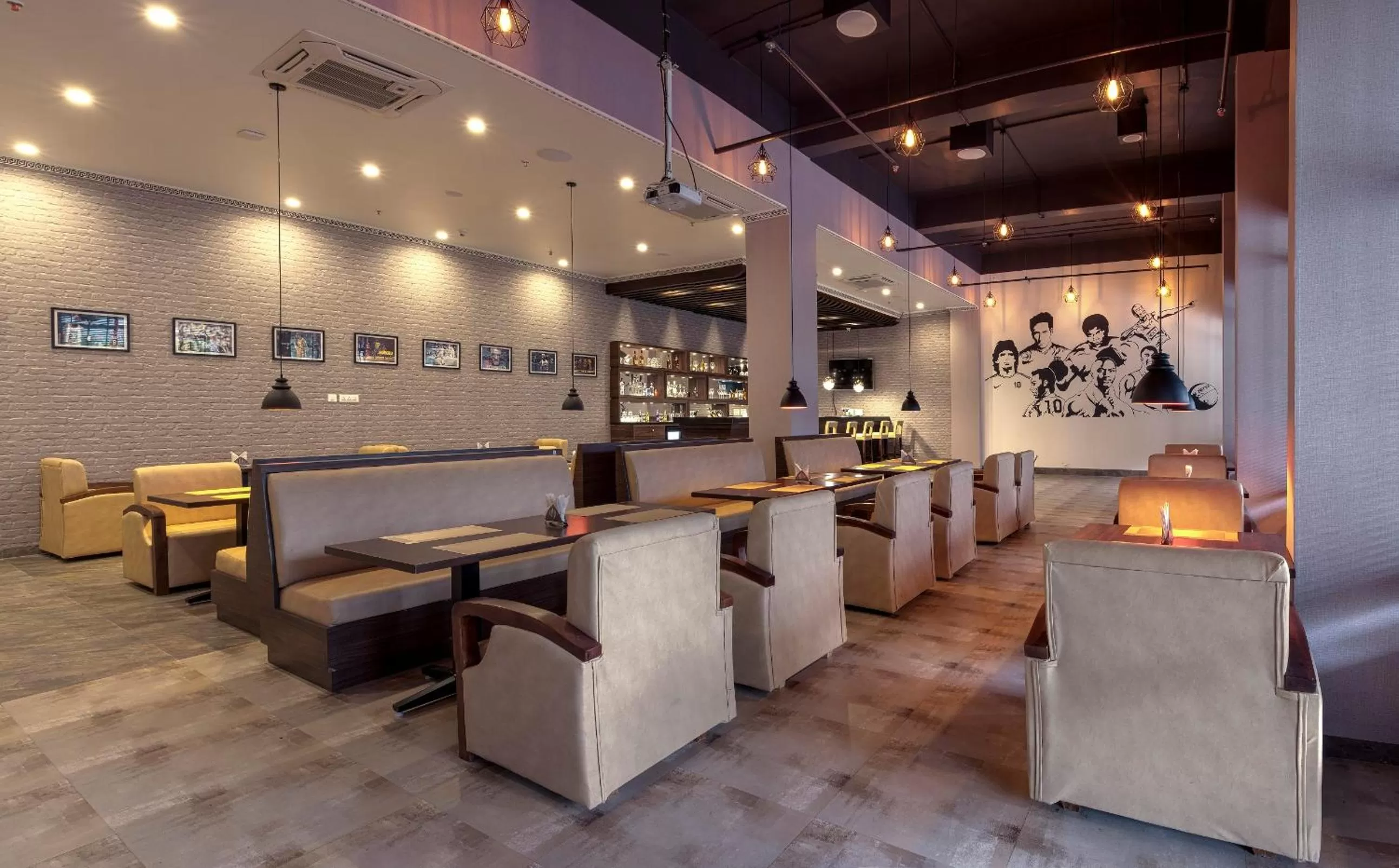 Restaurant/places to eat in Lemon Tree Hotel Gangtok