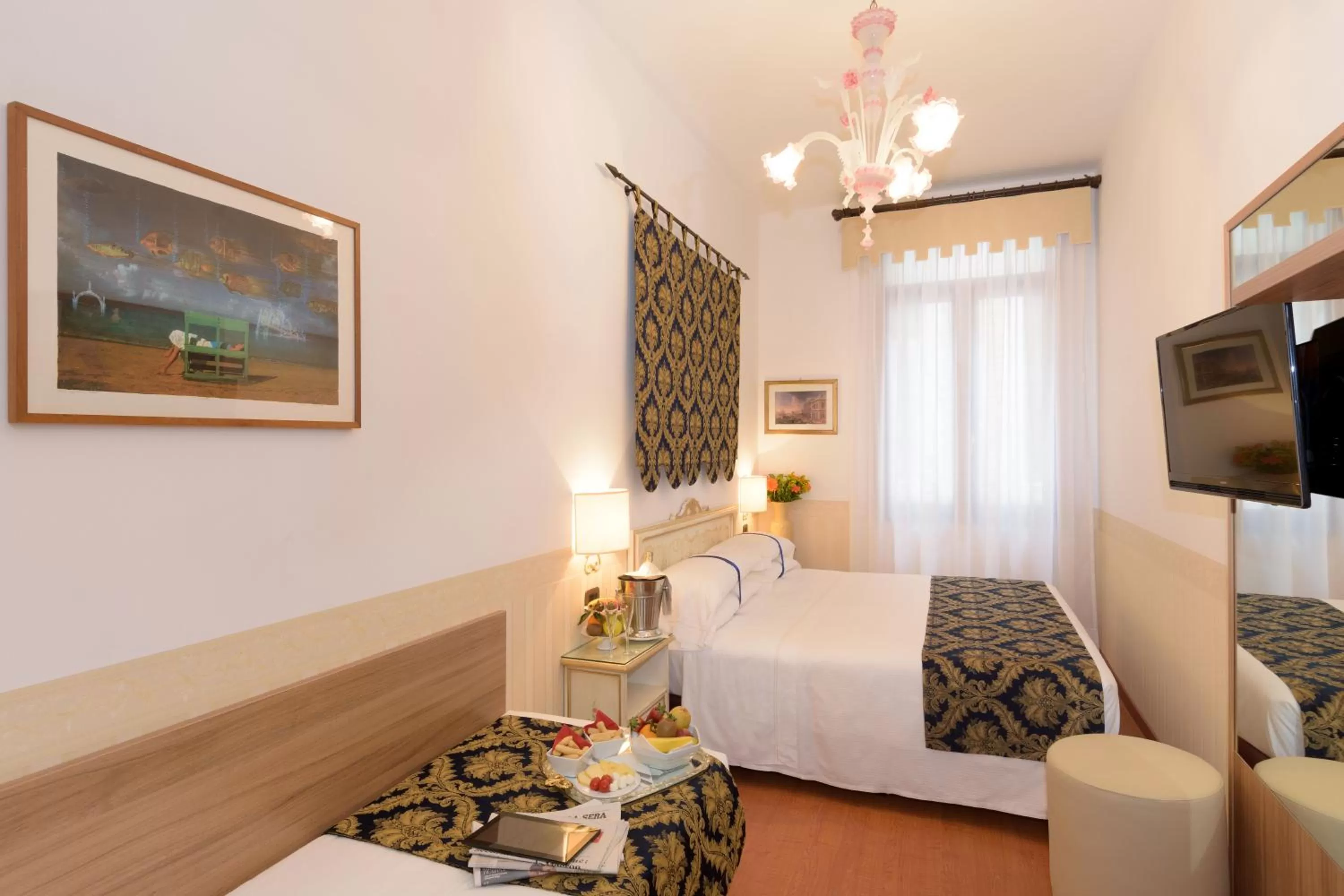 Photo of the whole room, Bed in UNAHOTELS Ala Venezia-Adults 16