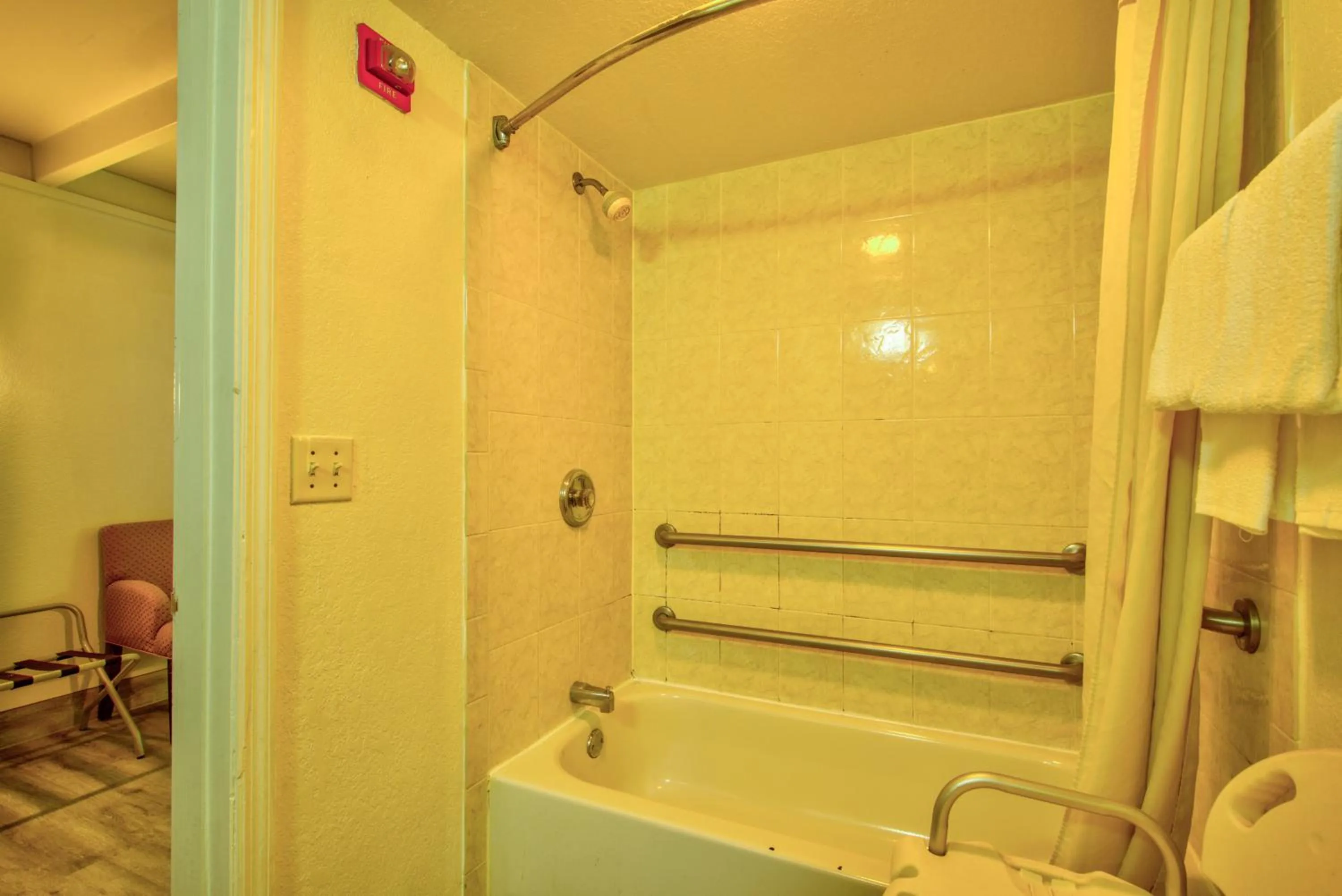 Bathroom in Clearwater Hotel