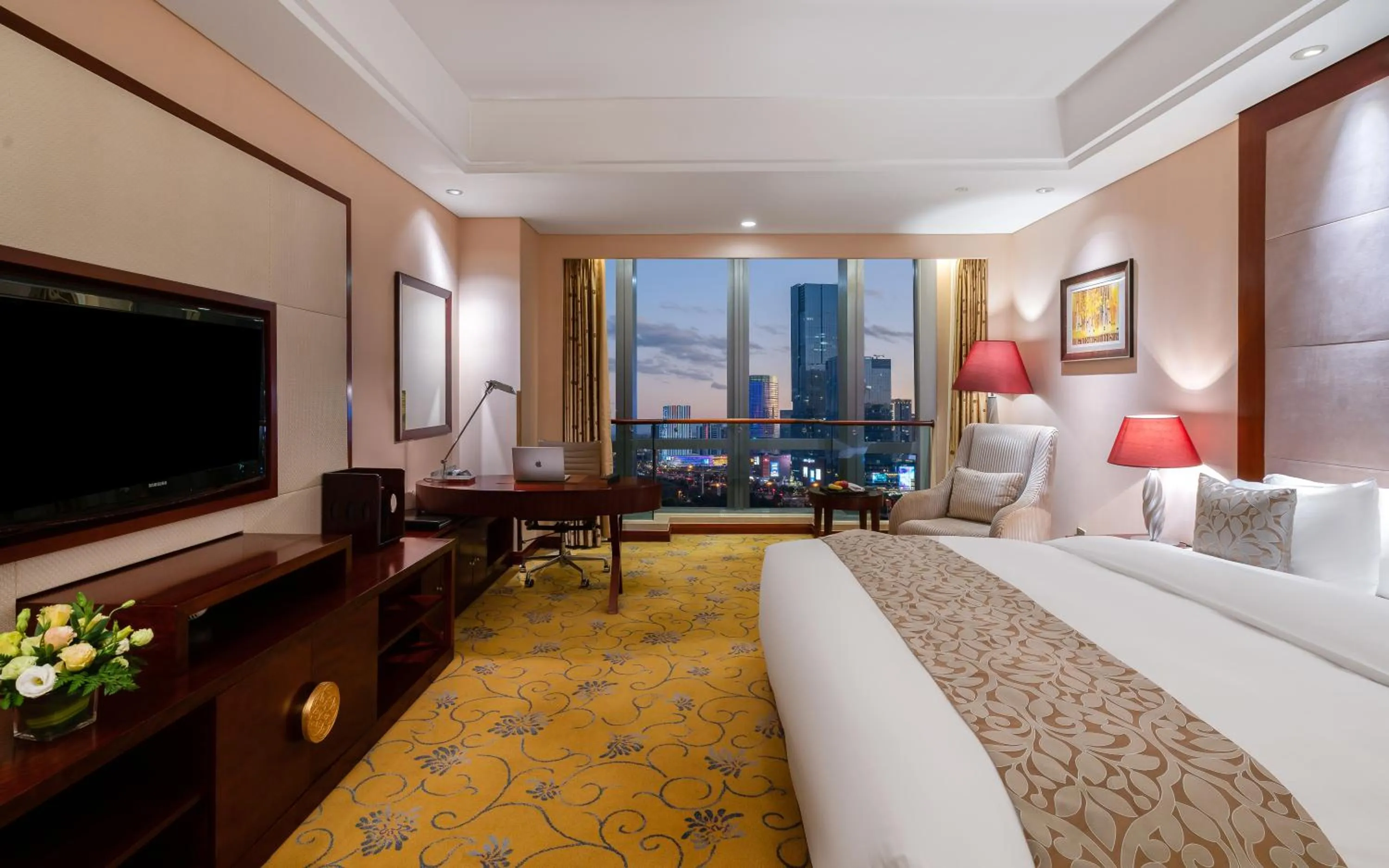 Bed in Howard Johnson Tropical Garden Plaza Kunming Chenggong