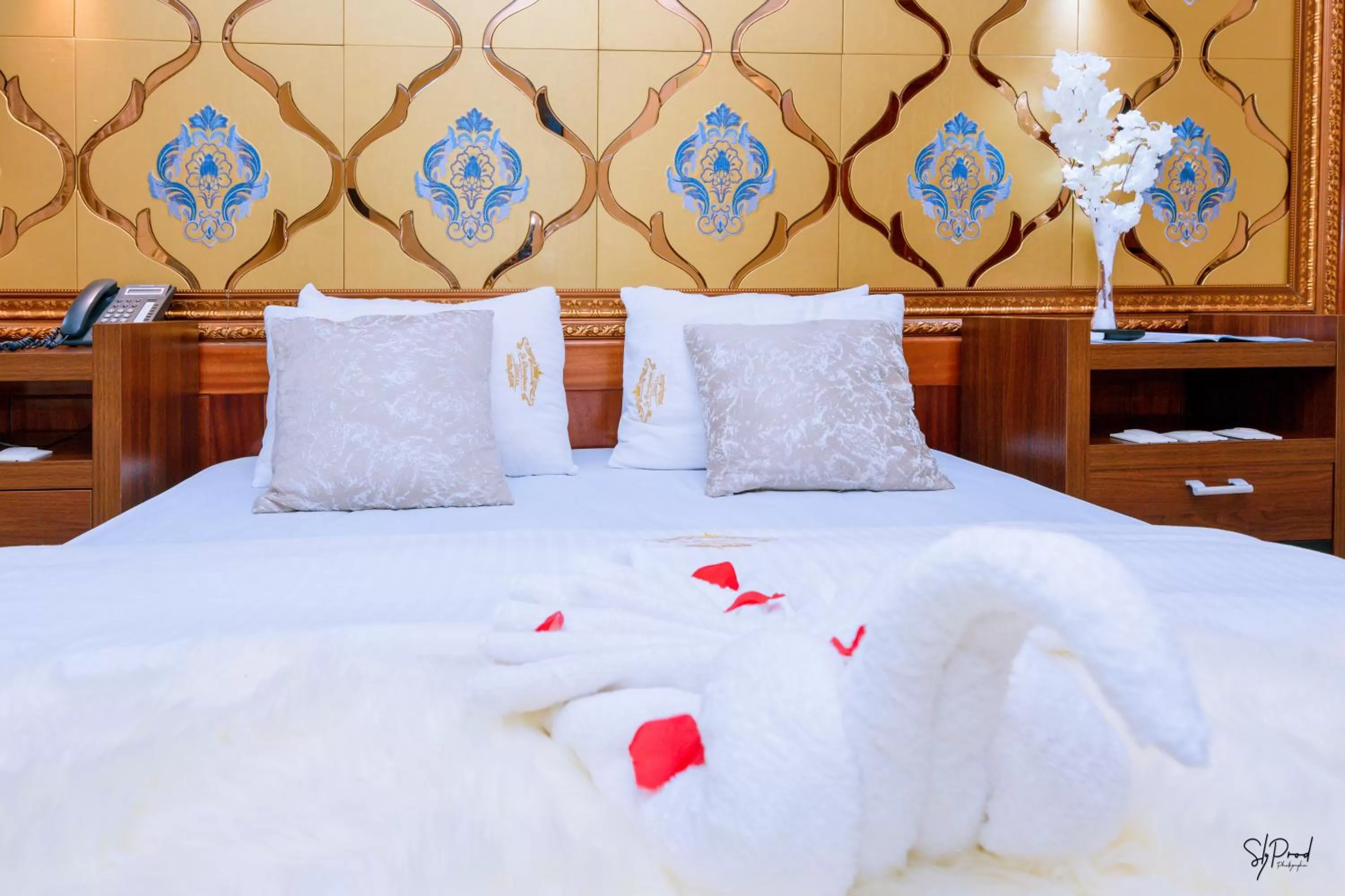 Bed in Hôtel La Principauté Douala Bonapriso