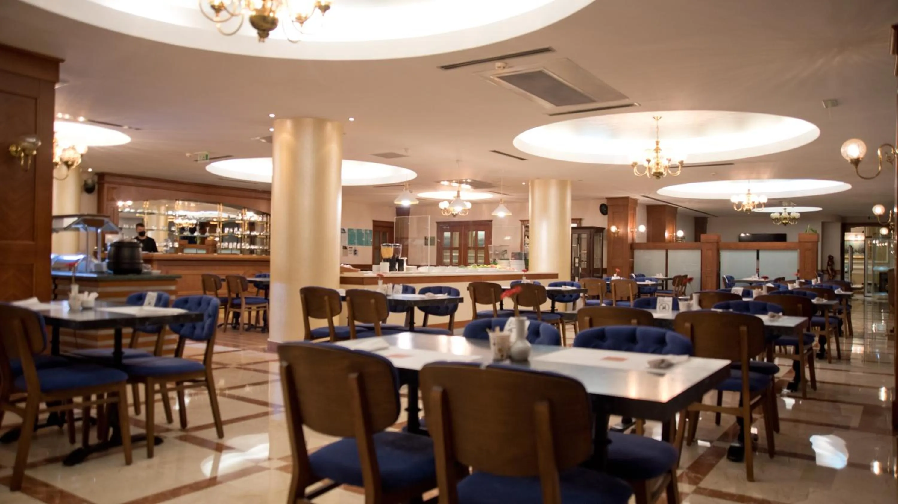 Restaurant/places to eat in Taksim Metropark Hotel