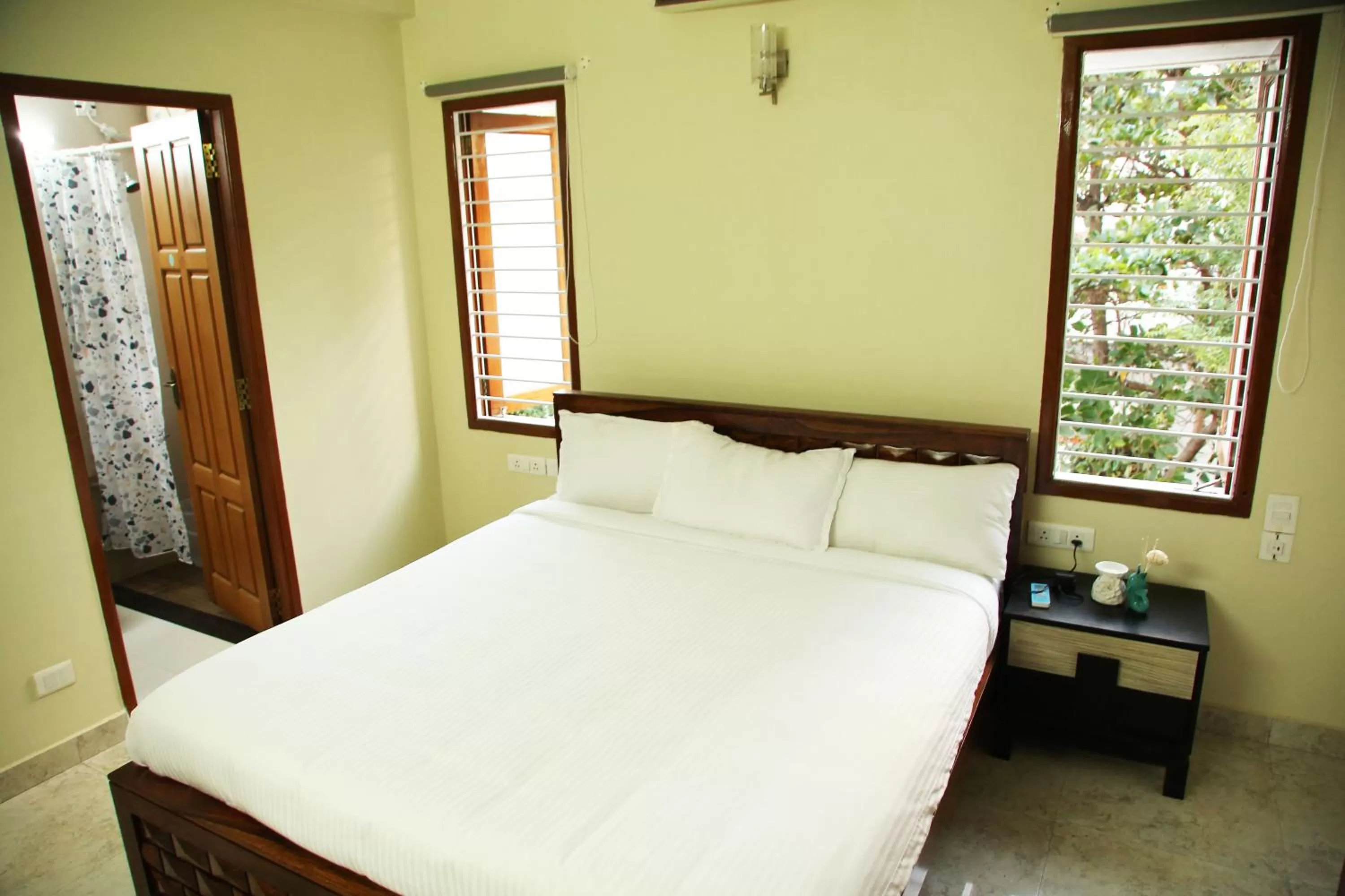 Bed in Kolam Elliots Beach