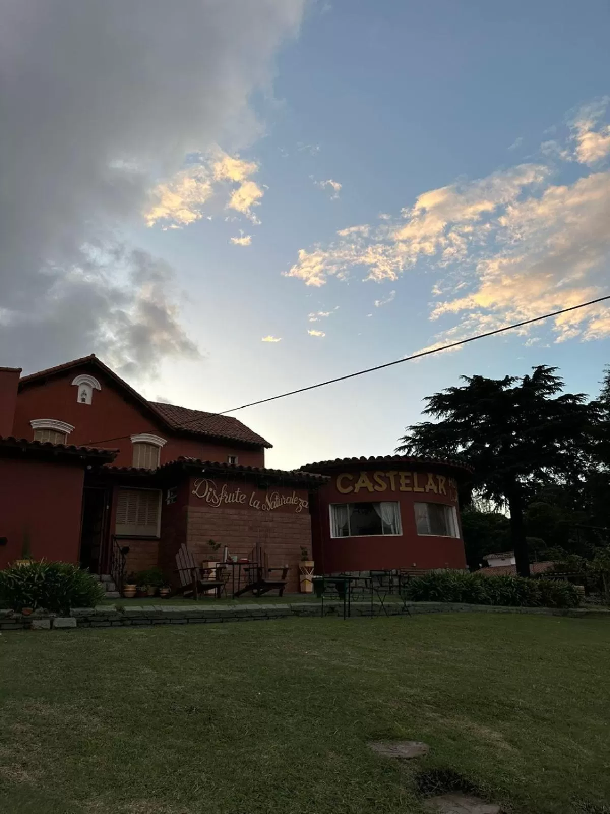 Property building in Castelar - Hotel & Apart