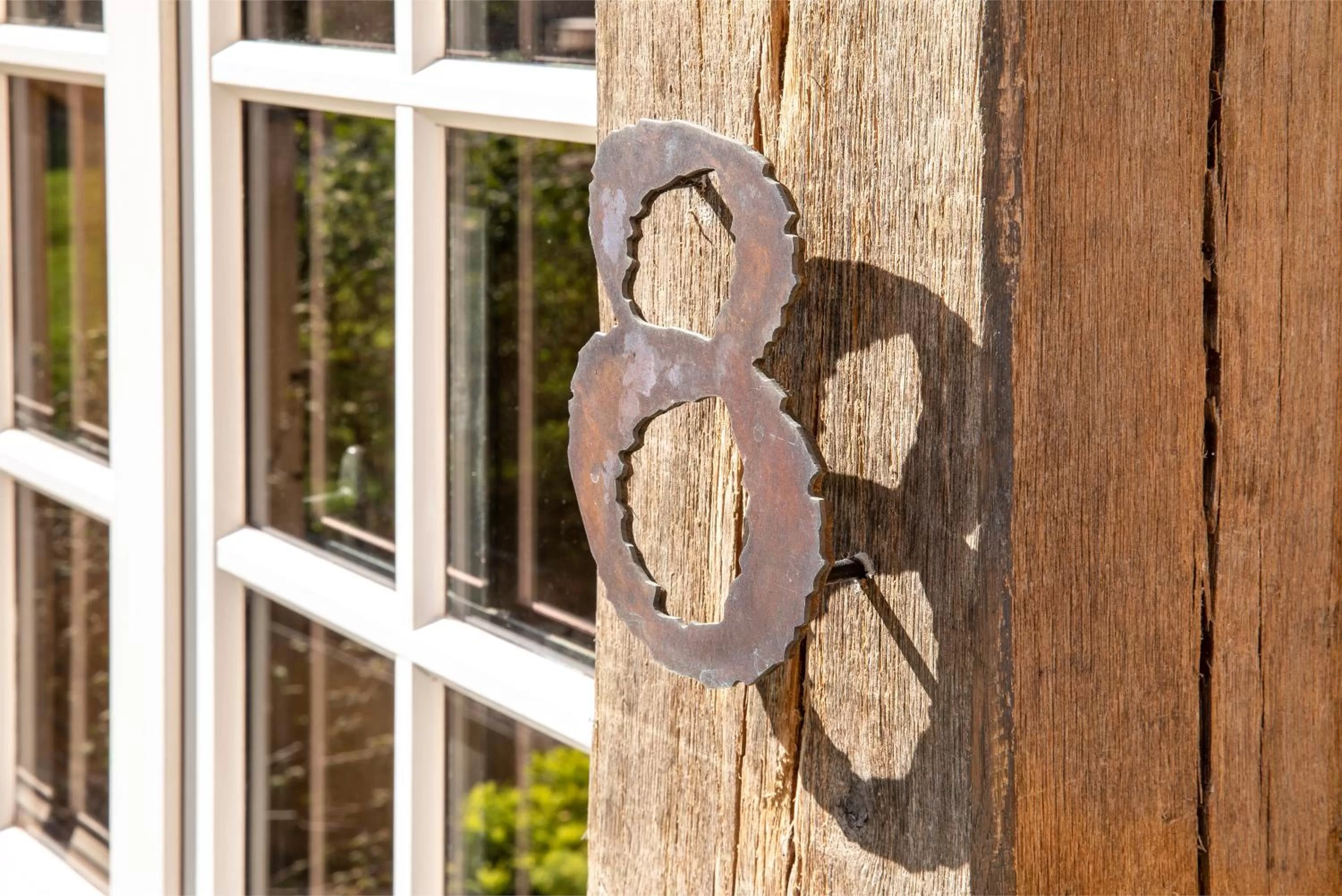 Decorative detail in Hôtel Saint-Delis - La Maison du Peintre - Relais & Châteaux