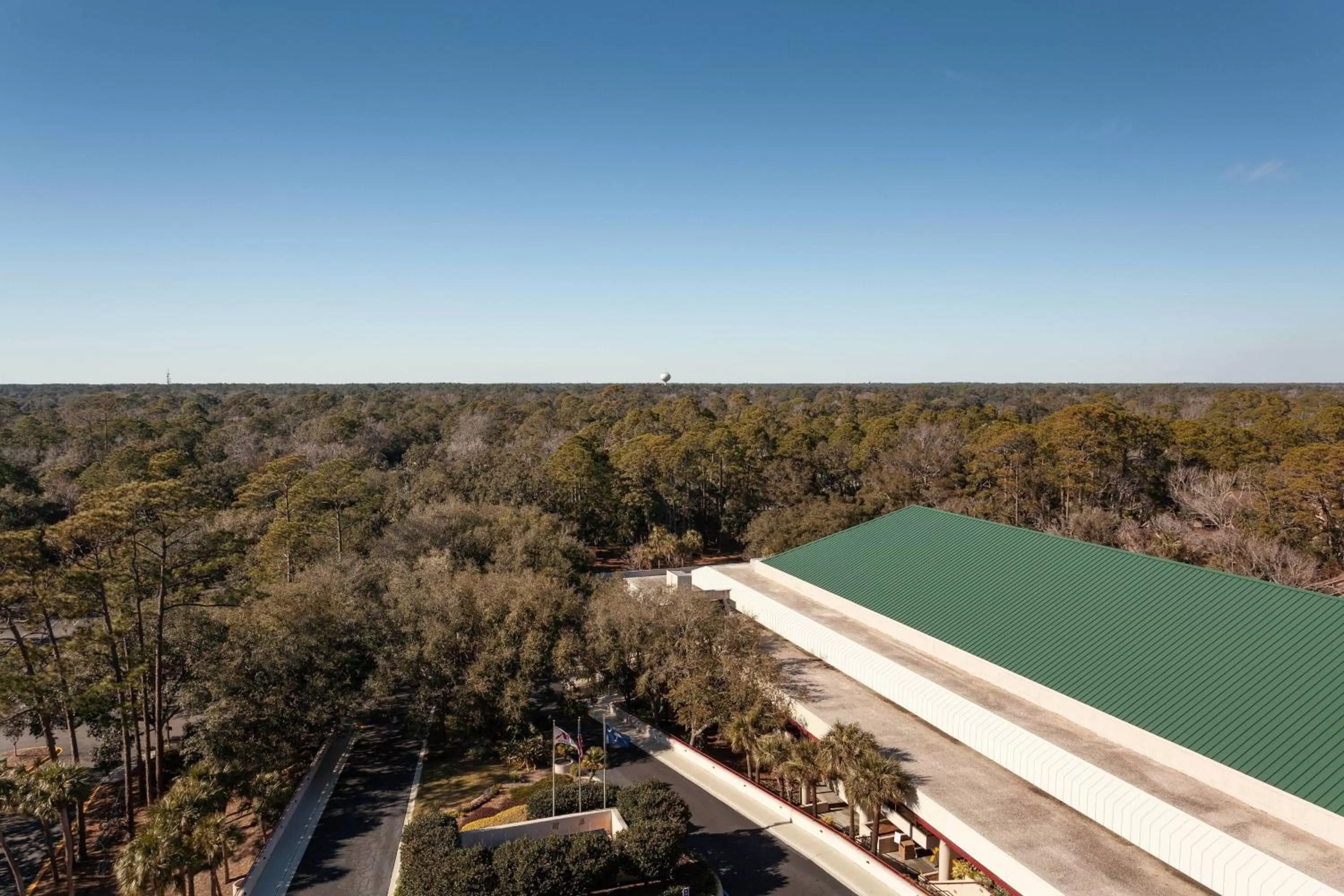 Guest room, 1 King, Resort view, Balcony in Hilton Beachfront Resort & Spa Hilton Head Island