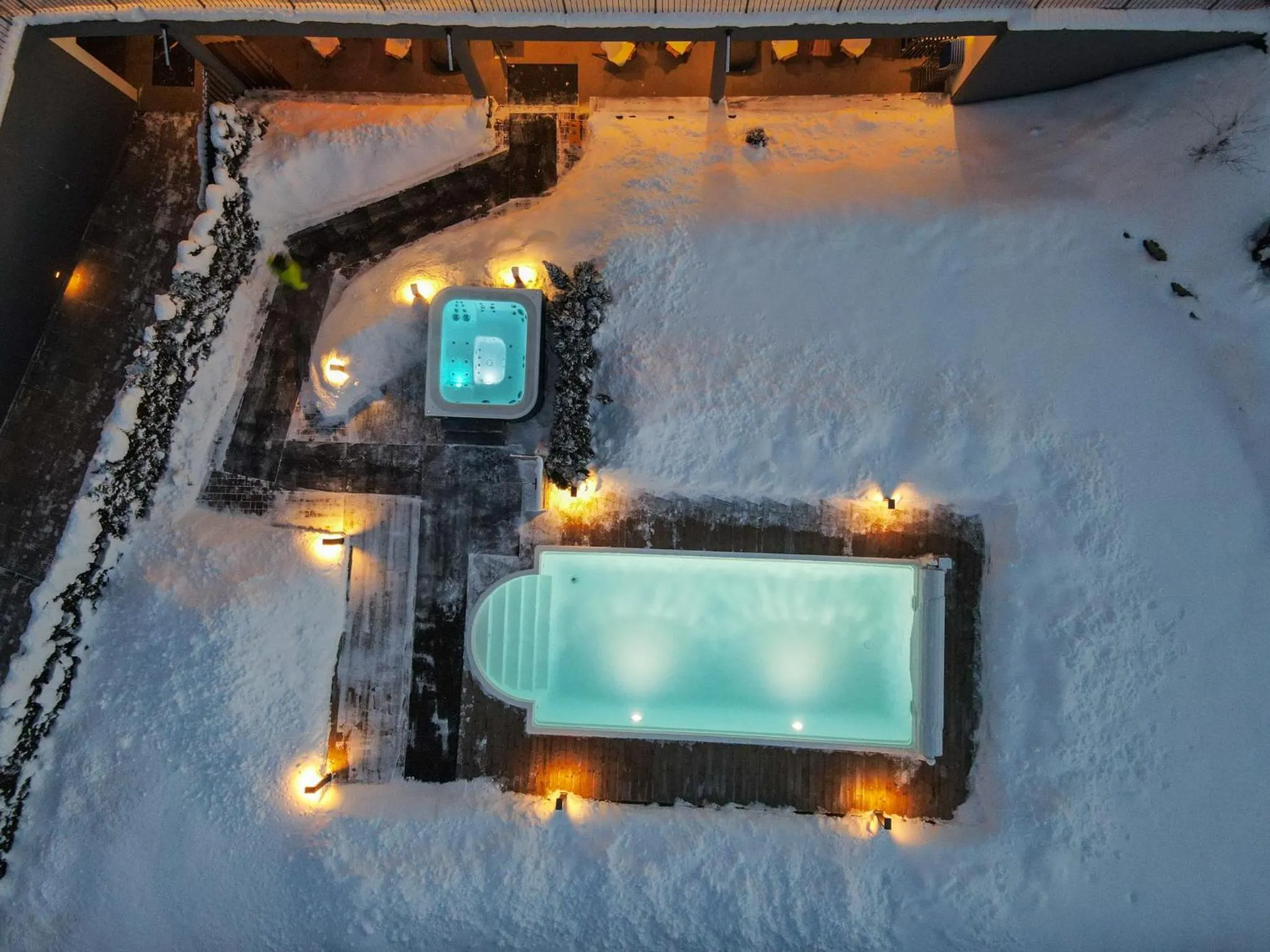 Swimming pool in Hotel B&B Feldmessner