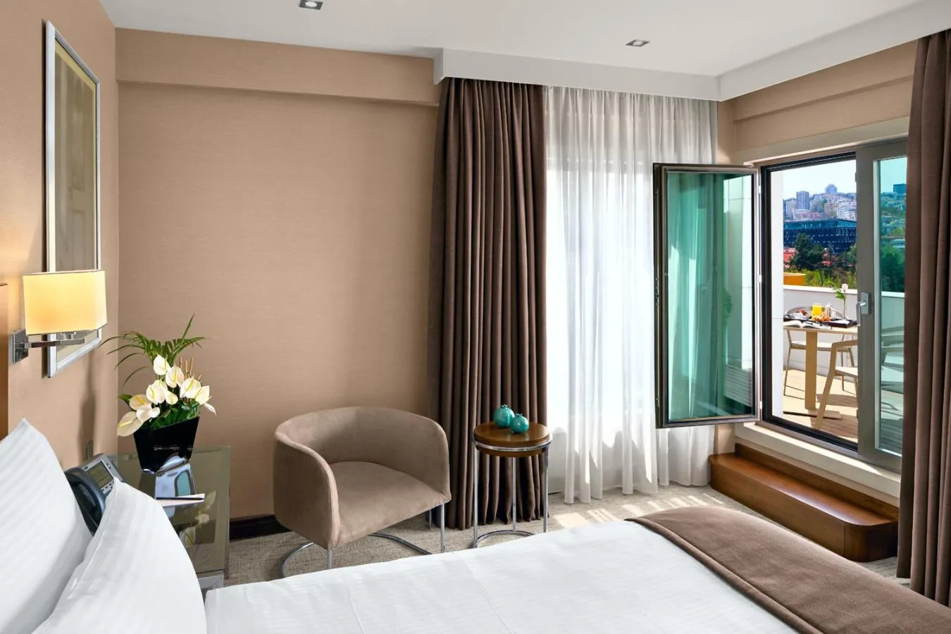 Balcony/Terrace, Bed in Occidental Ankara