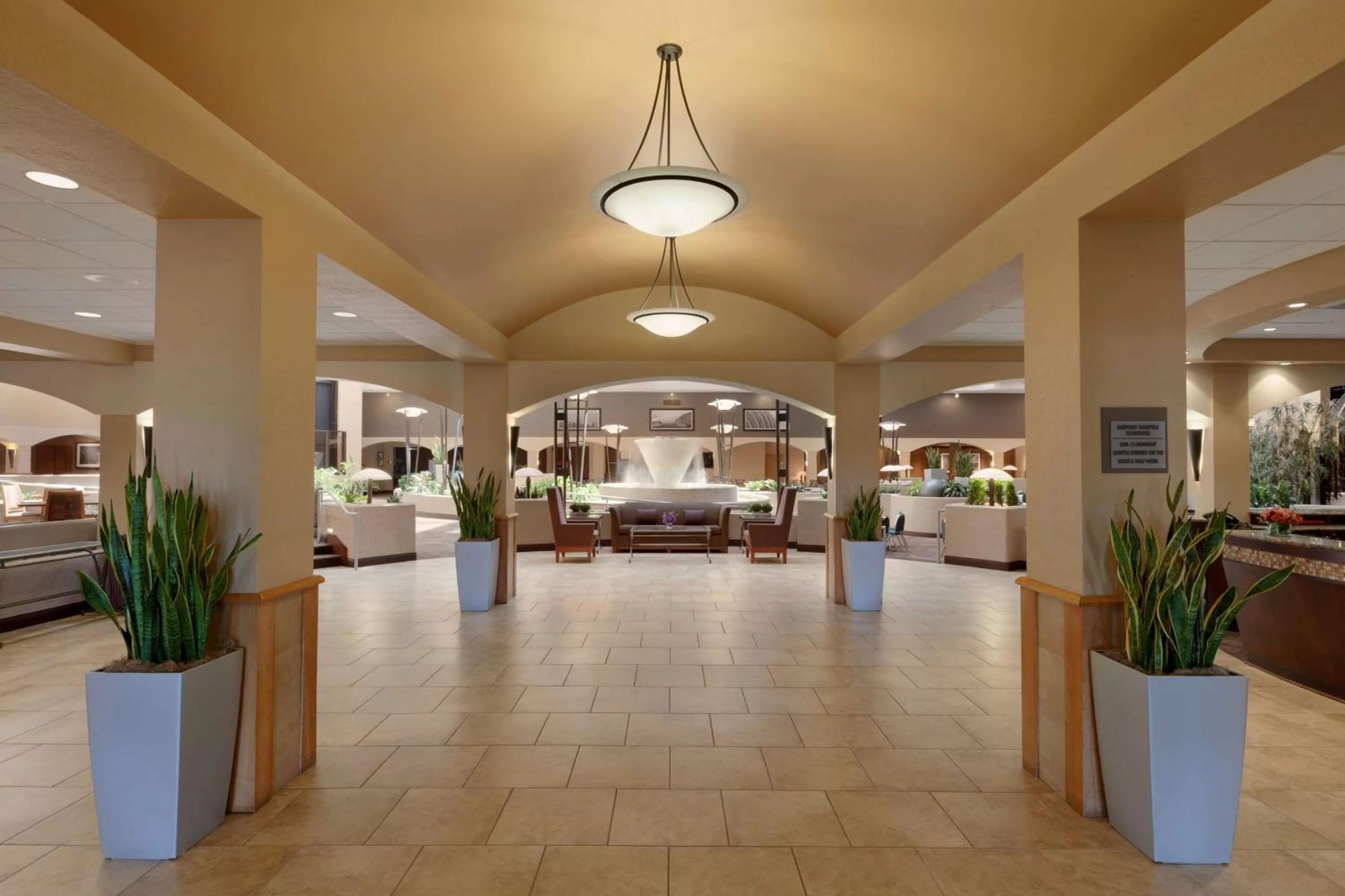 Lobby or reception in Embassy Suites by Hilton Kansas City International Airport
