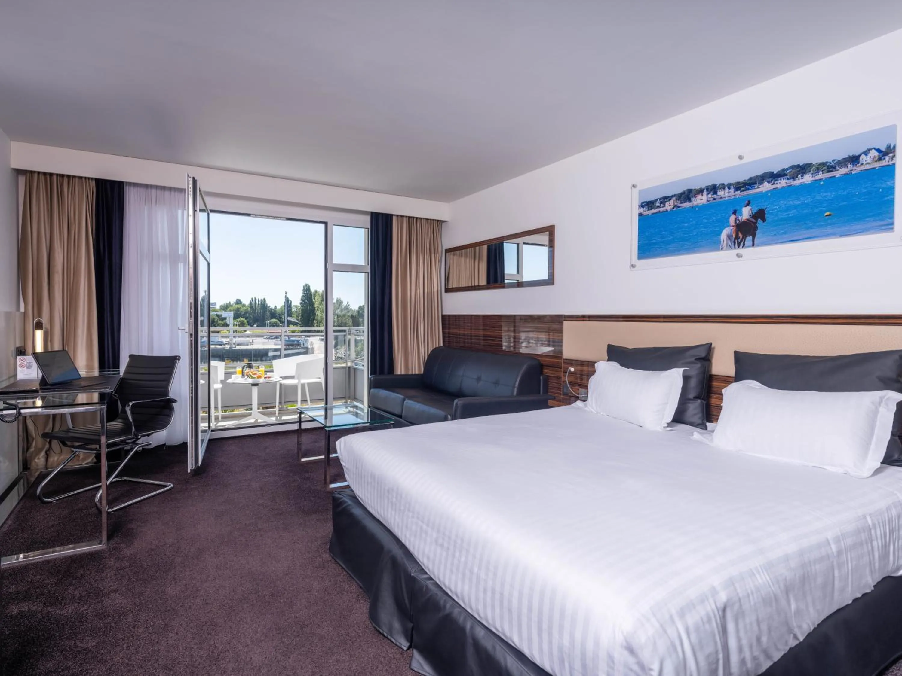 Bedroom, Bed in Westotel Le Pouliguen