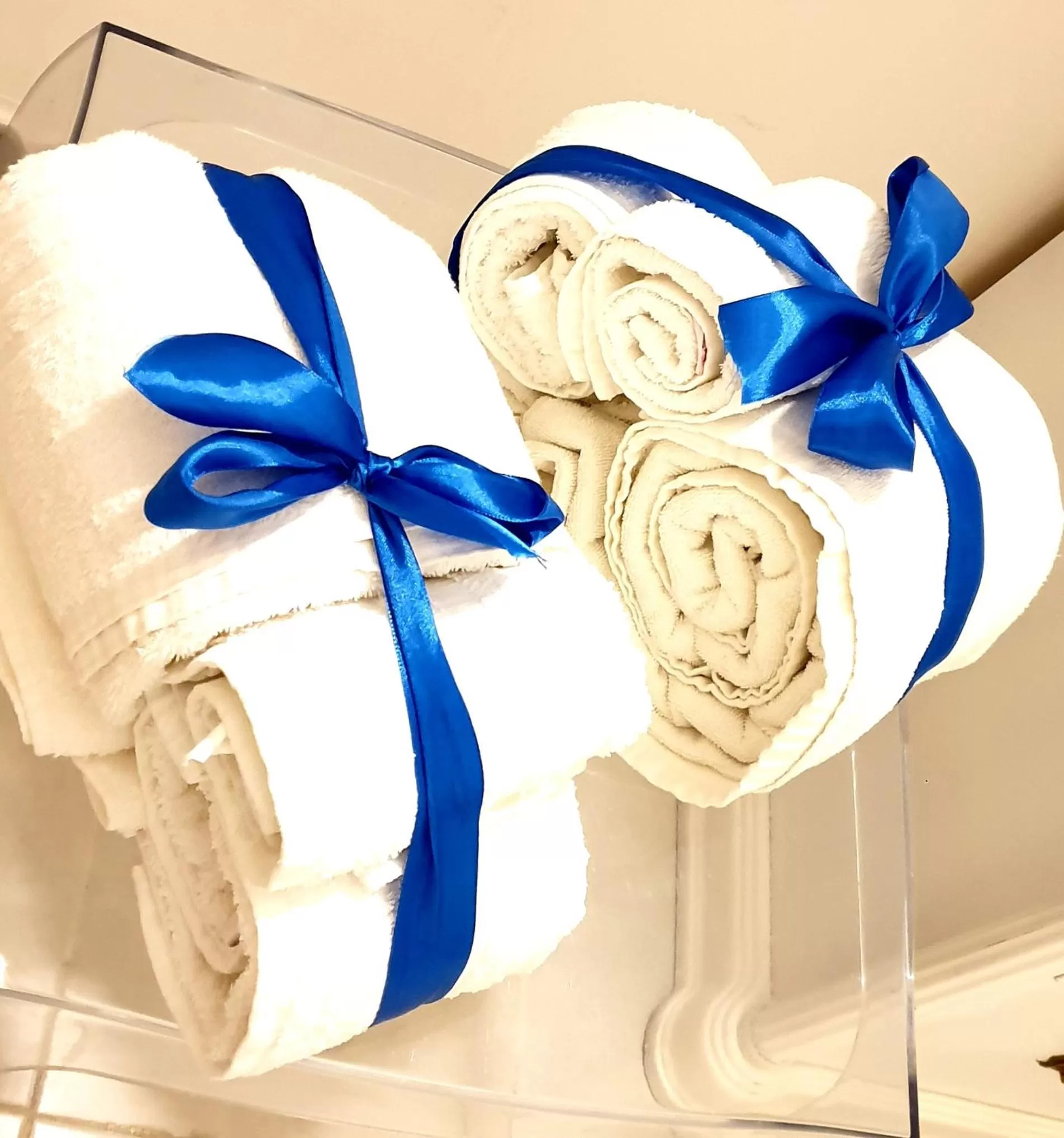 towels, Bed in B&B Napoli Città