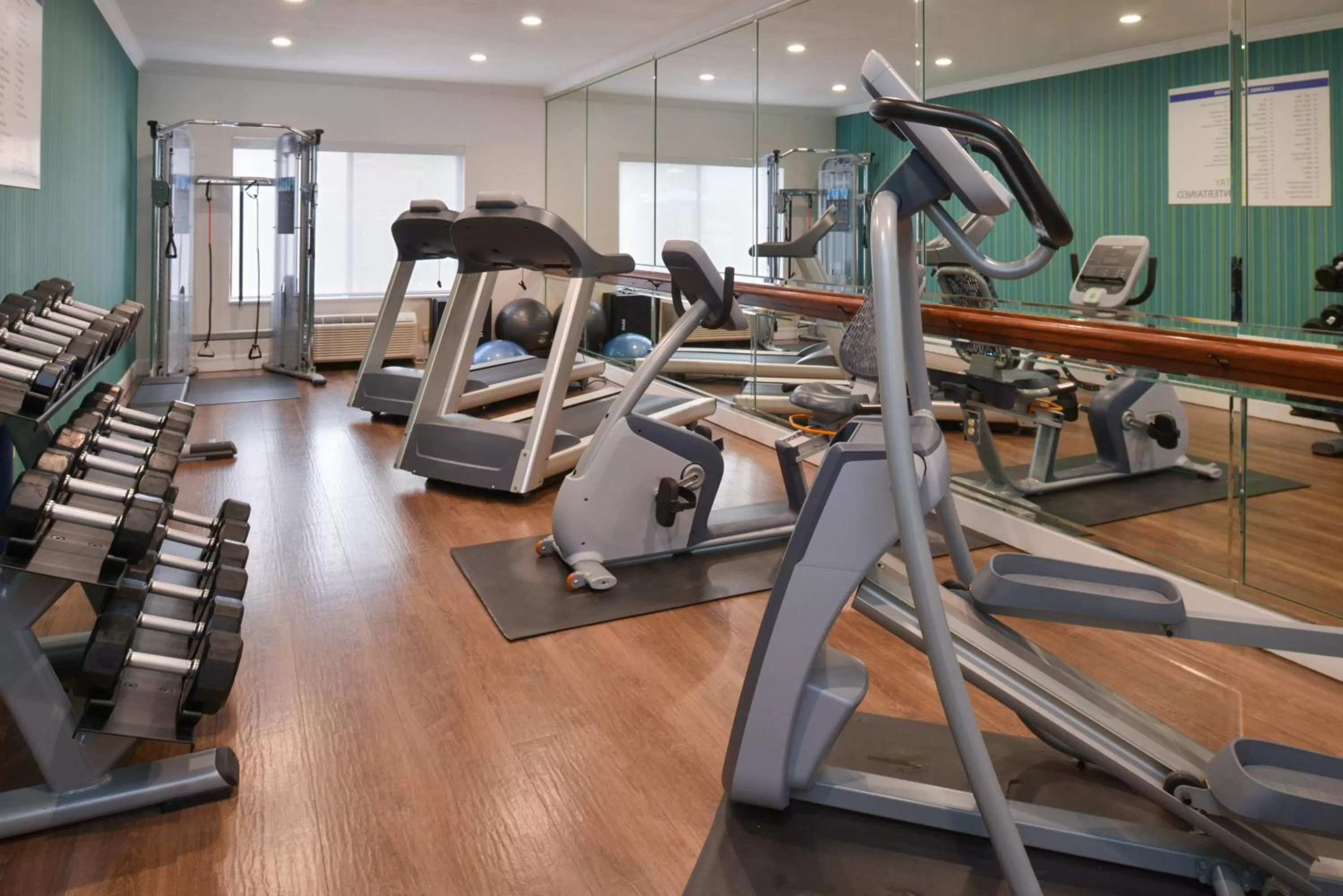 Fitness centre/facilities in Holiday Inn Express & Suites Austin NW - Lakeline by IHG