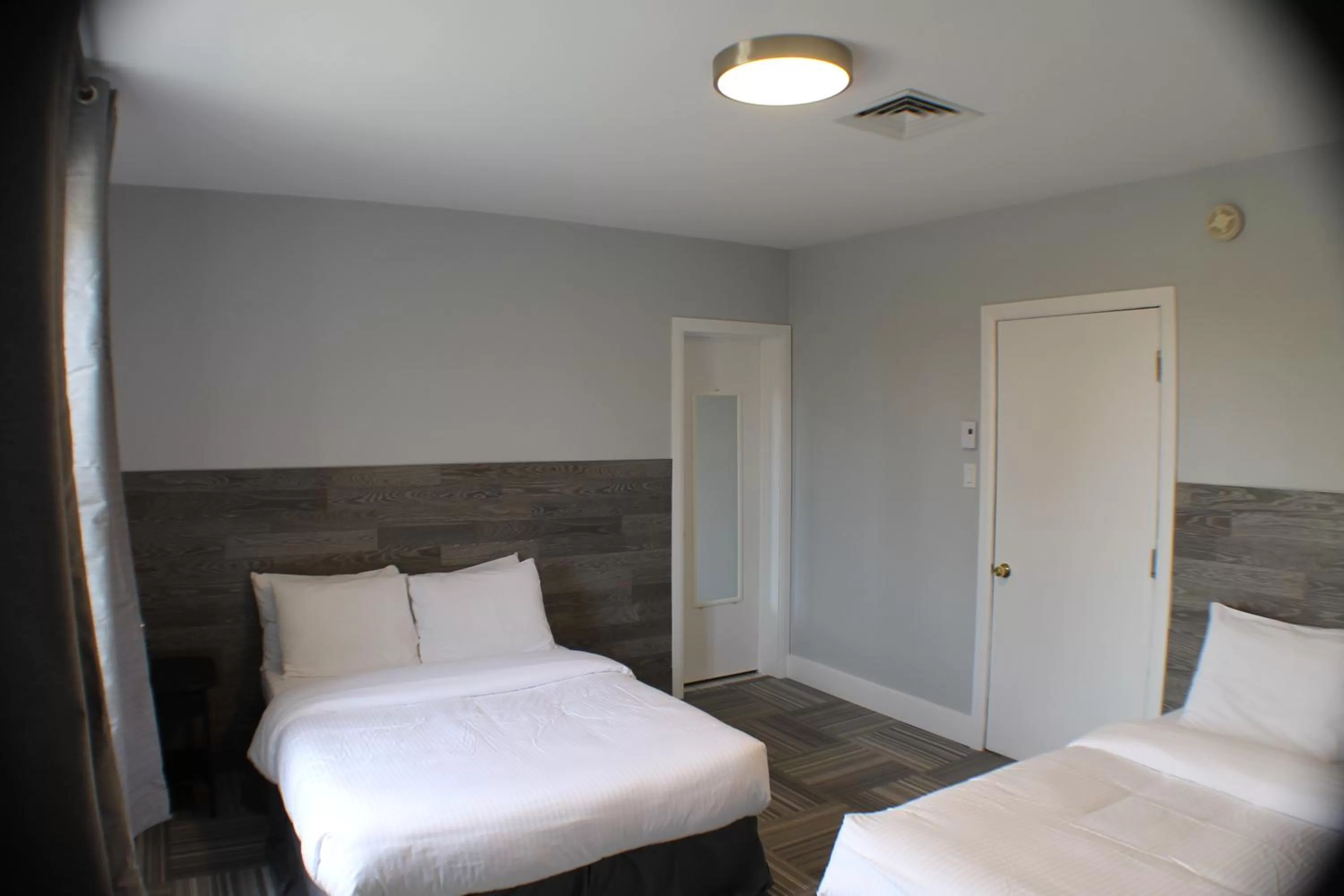 Bed in Auberge Valcartier - Par Aneyro