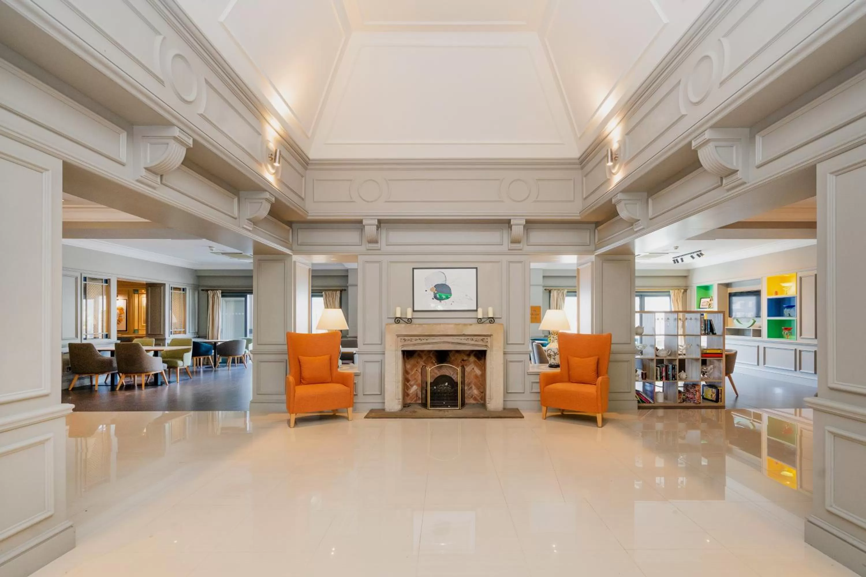Lobby or reception in Holiday Inn Maidstone-Sevenoaks by IHG