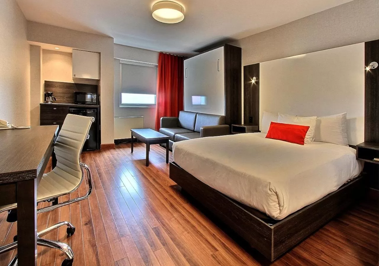 Photo of the whole room, Bed in Hotel Classique