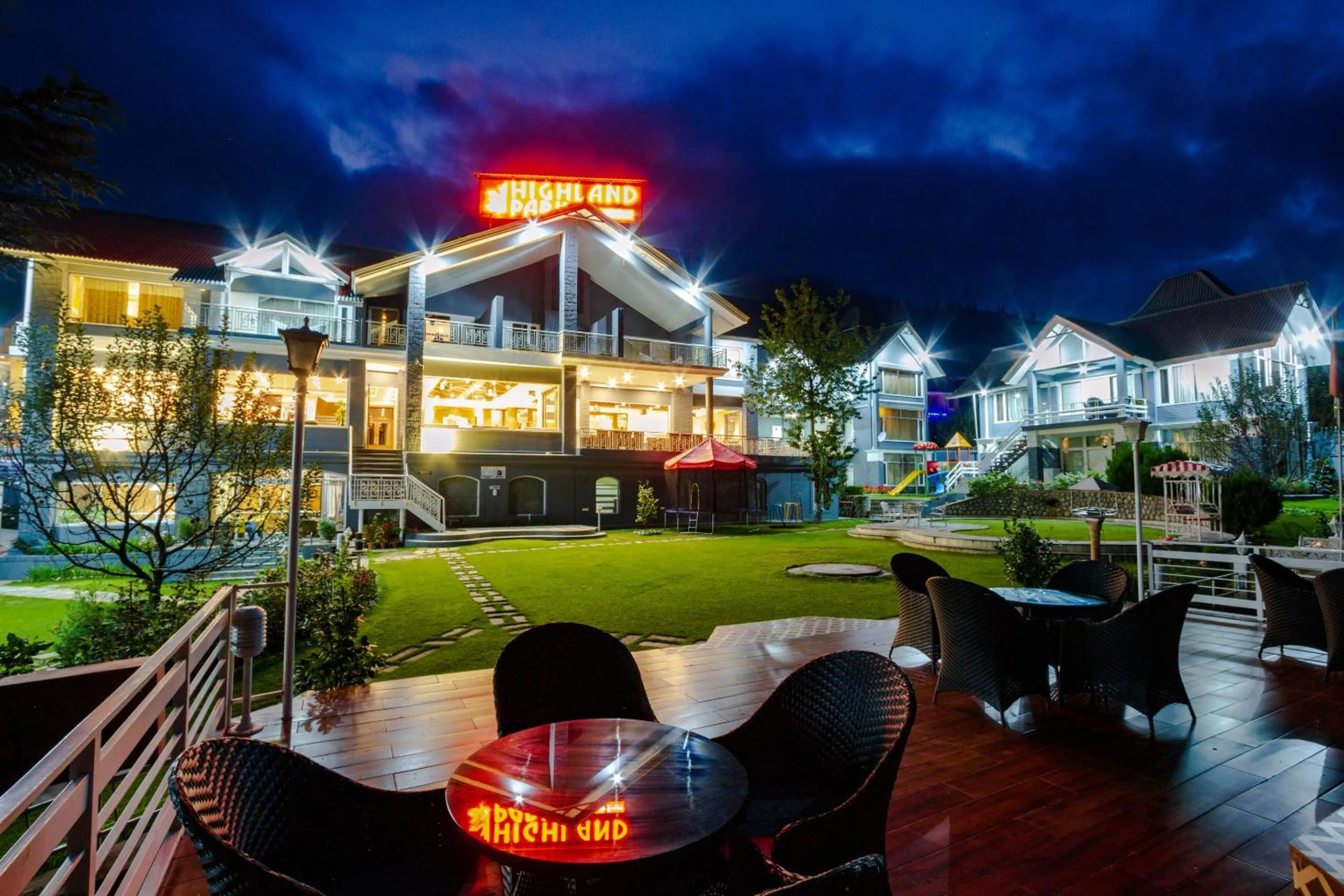 The Highland Park - A Truly River side Resort