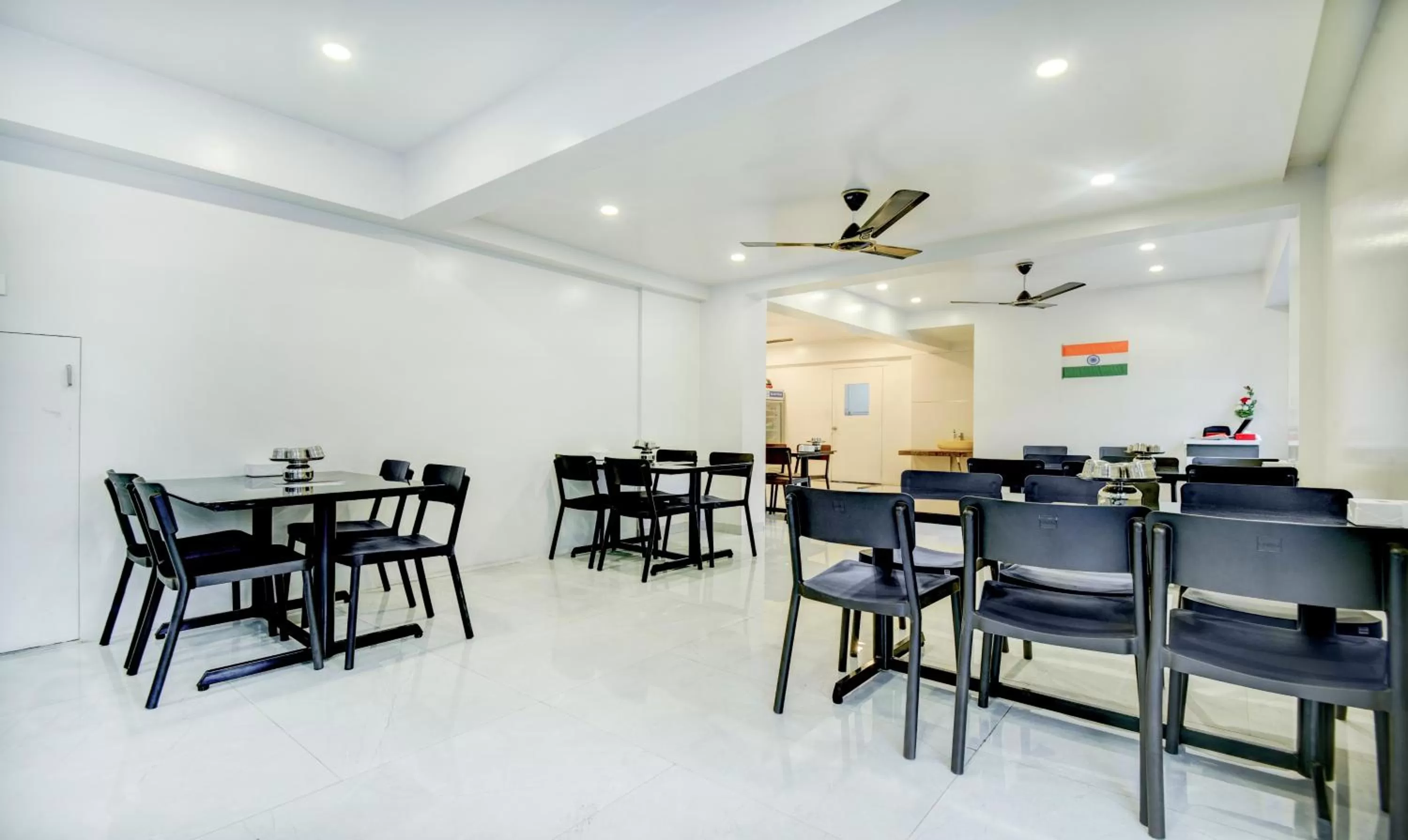 Restaurant/Places to Eat in Treebo Trend Kuber Inn