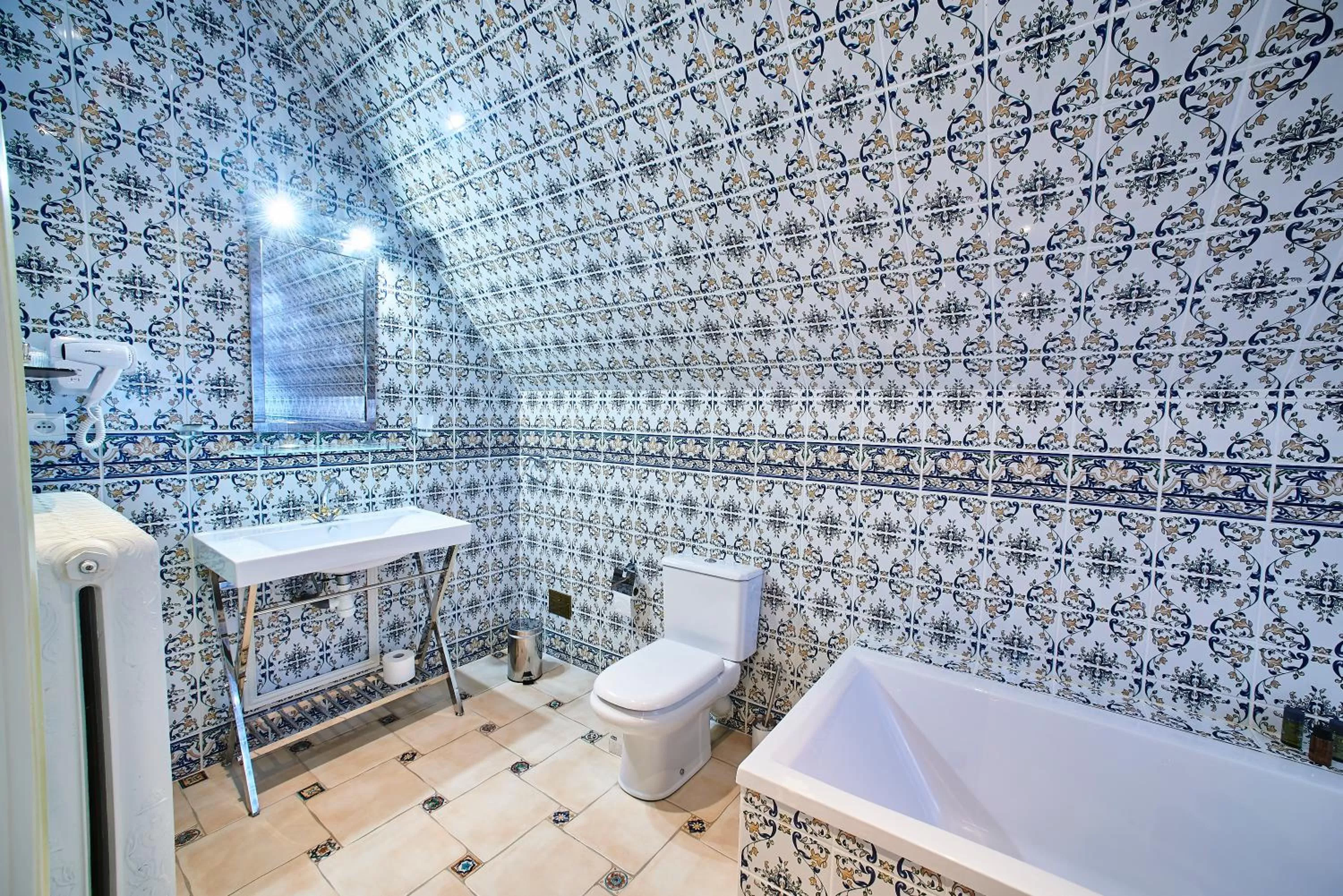 Bathroom in Château de la Richerie - proche Puy du Fou