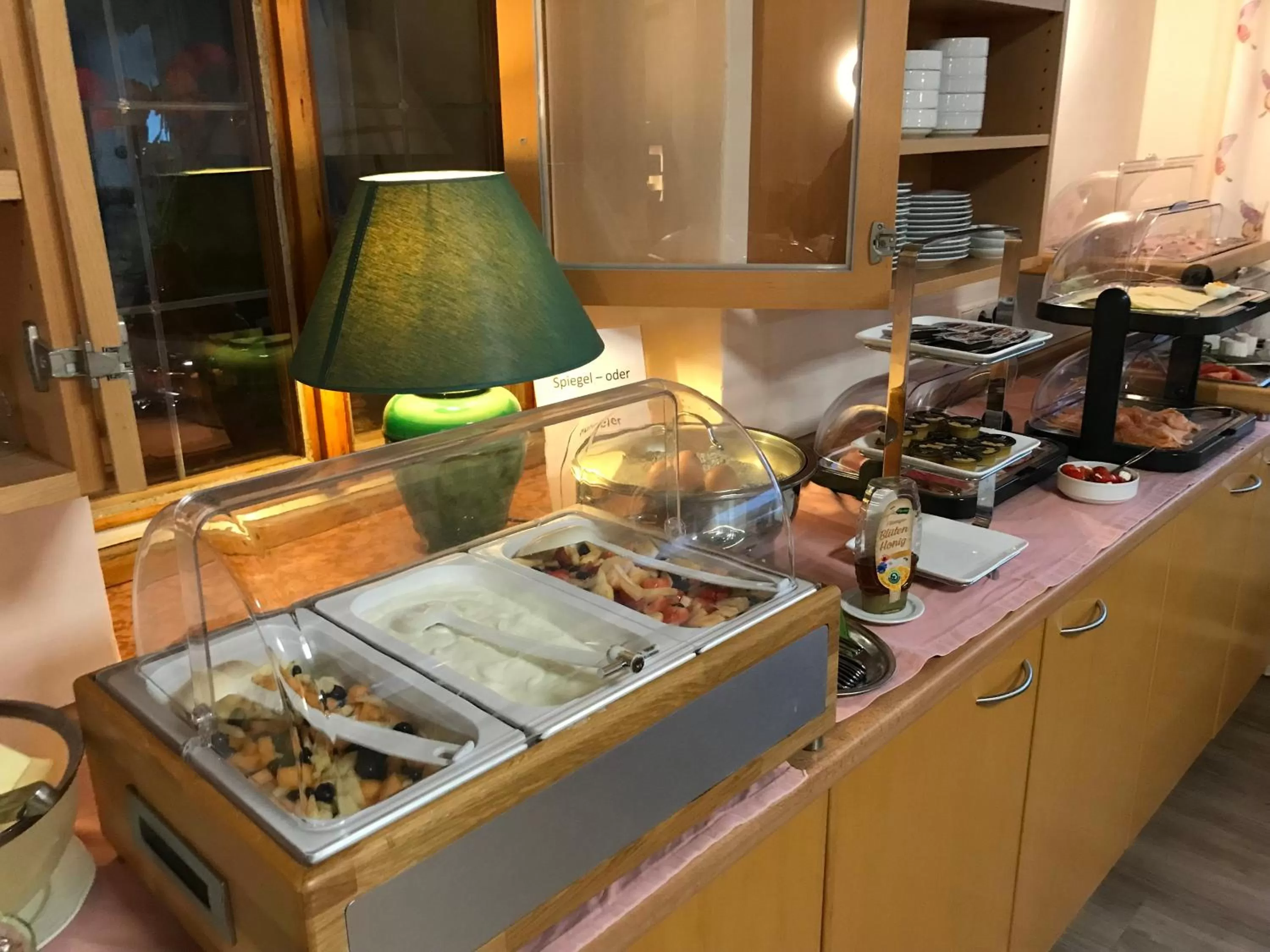 Buffet breakfast, Food in Im Gewölbe