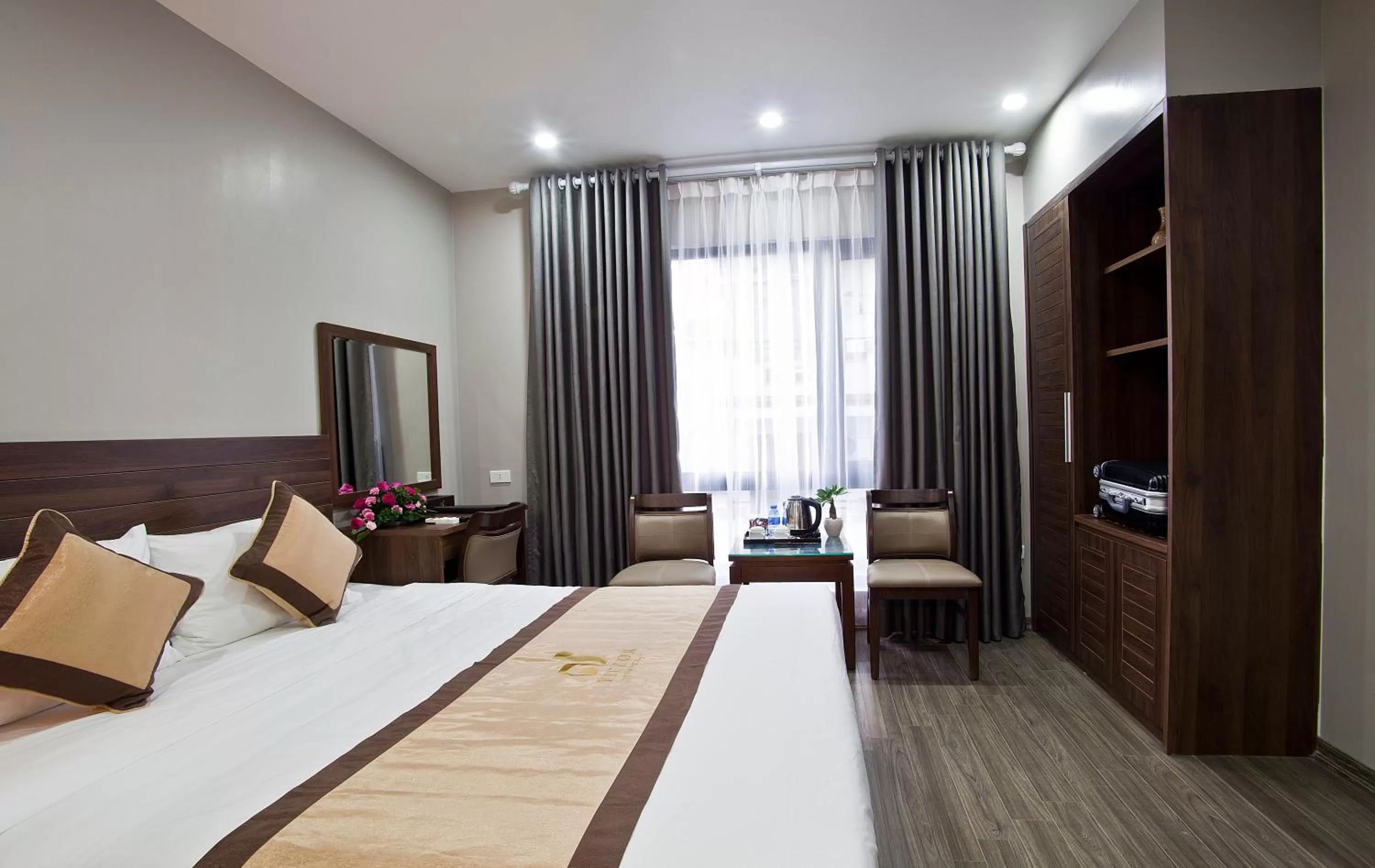 Photo of the whole room, Bed in Victor Hanoi Hotel