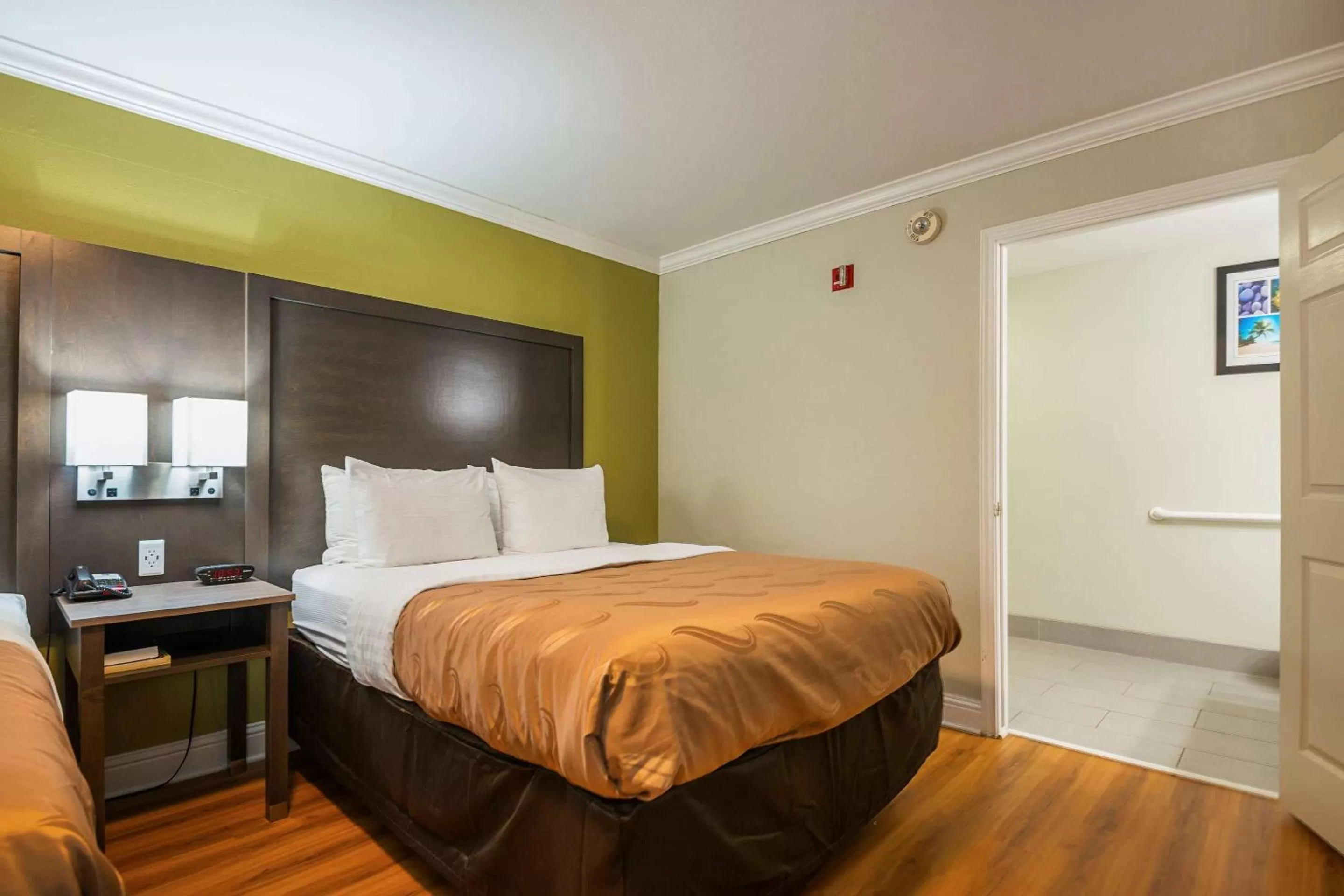 Bedroom, Bed in Quality Inn DeRidder