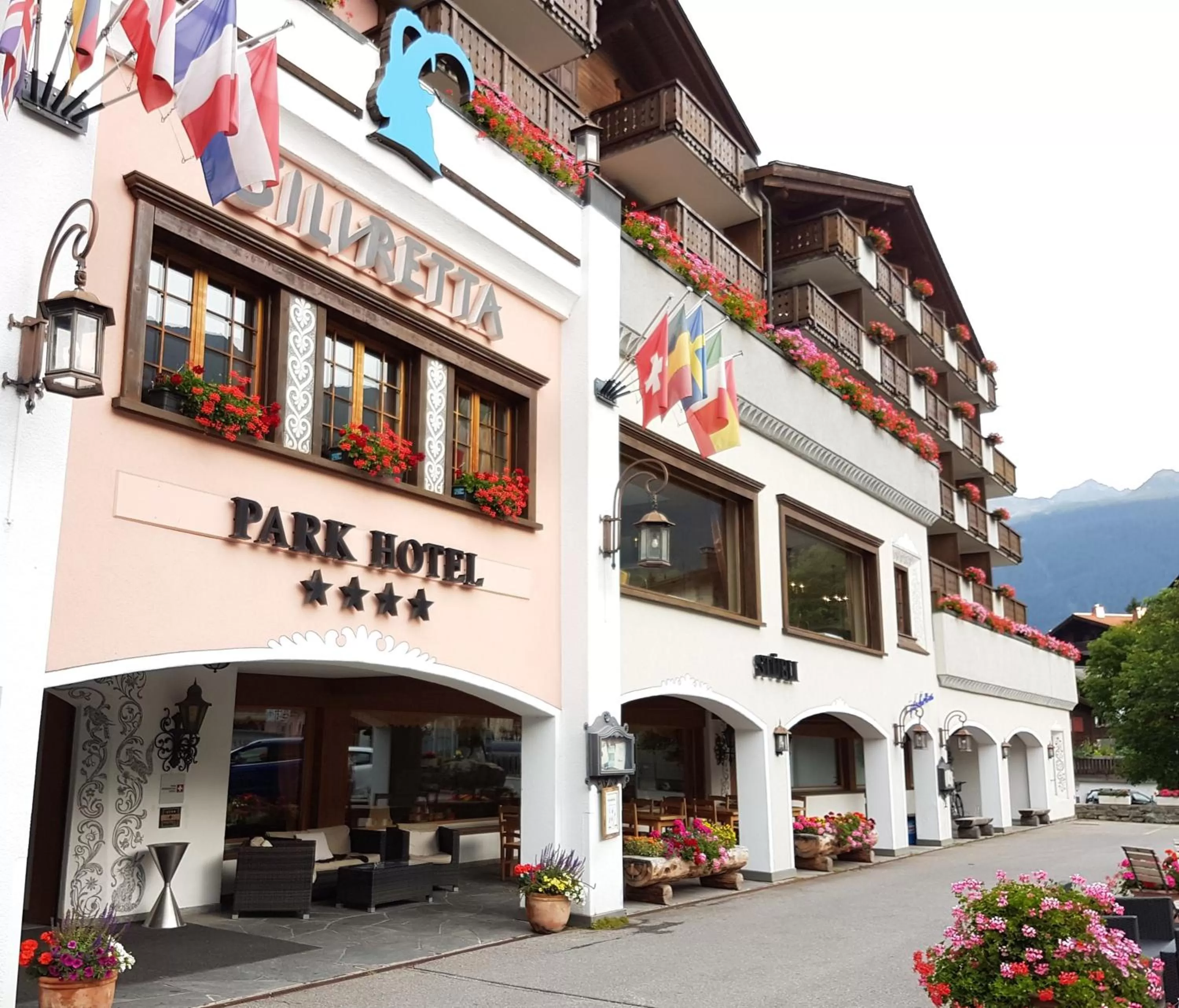 Facade/entrance in Silvretta Parkhotel