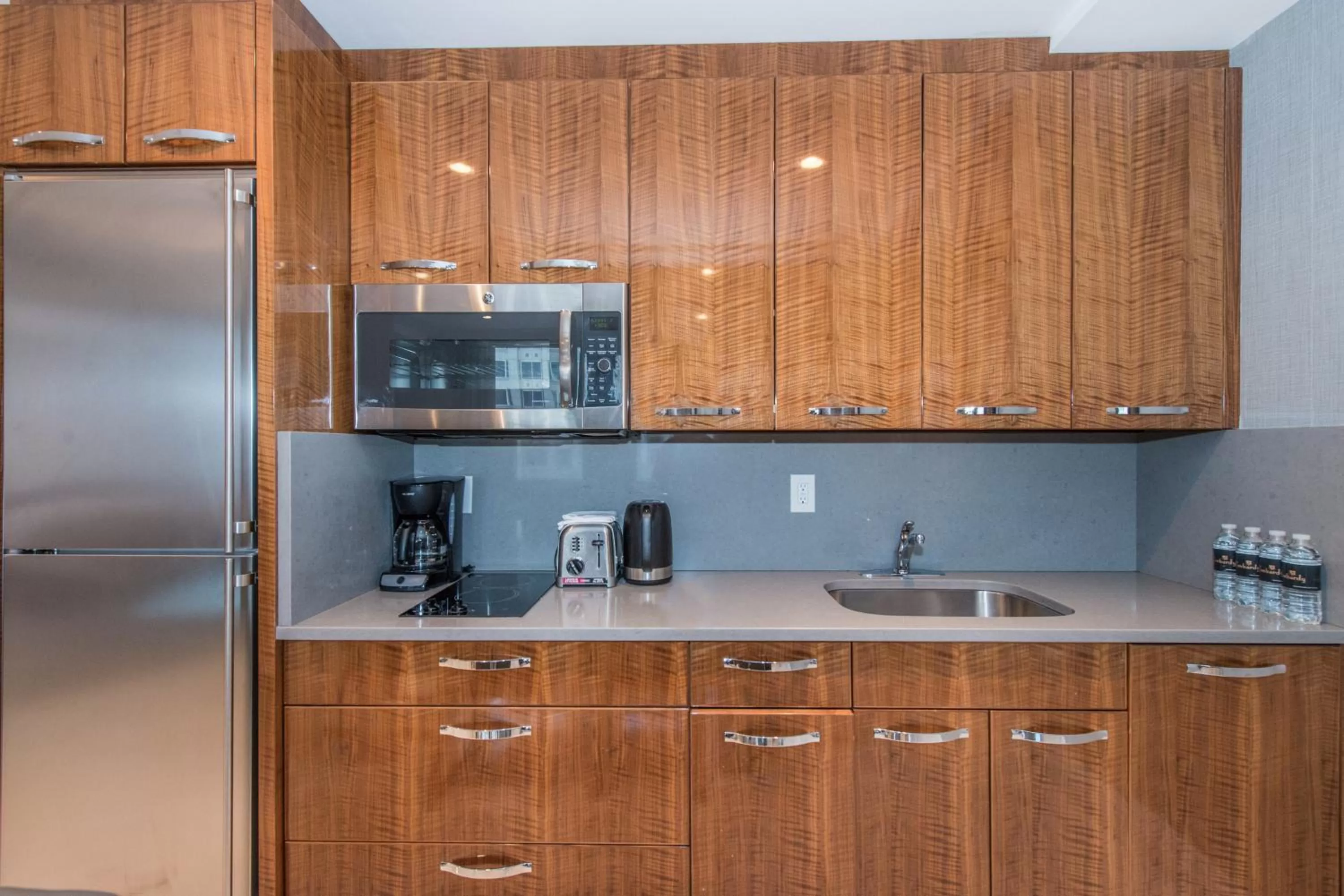 Kitchen or kitchenette in Lombardy Hotel