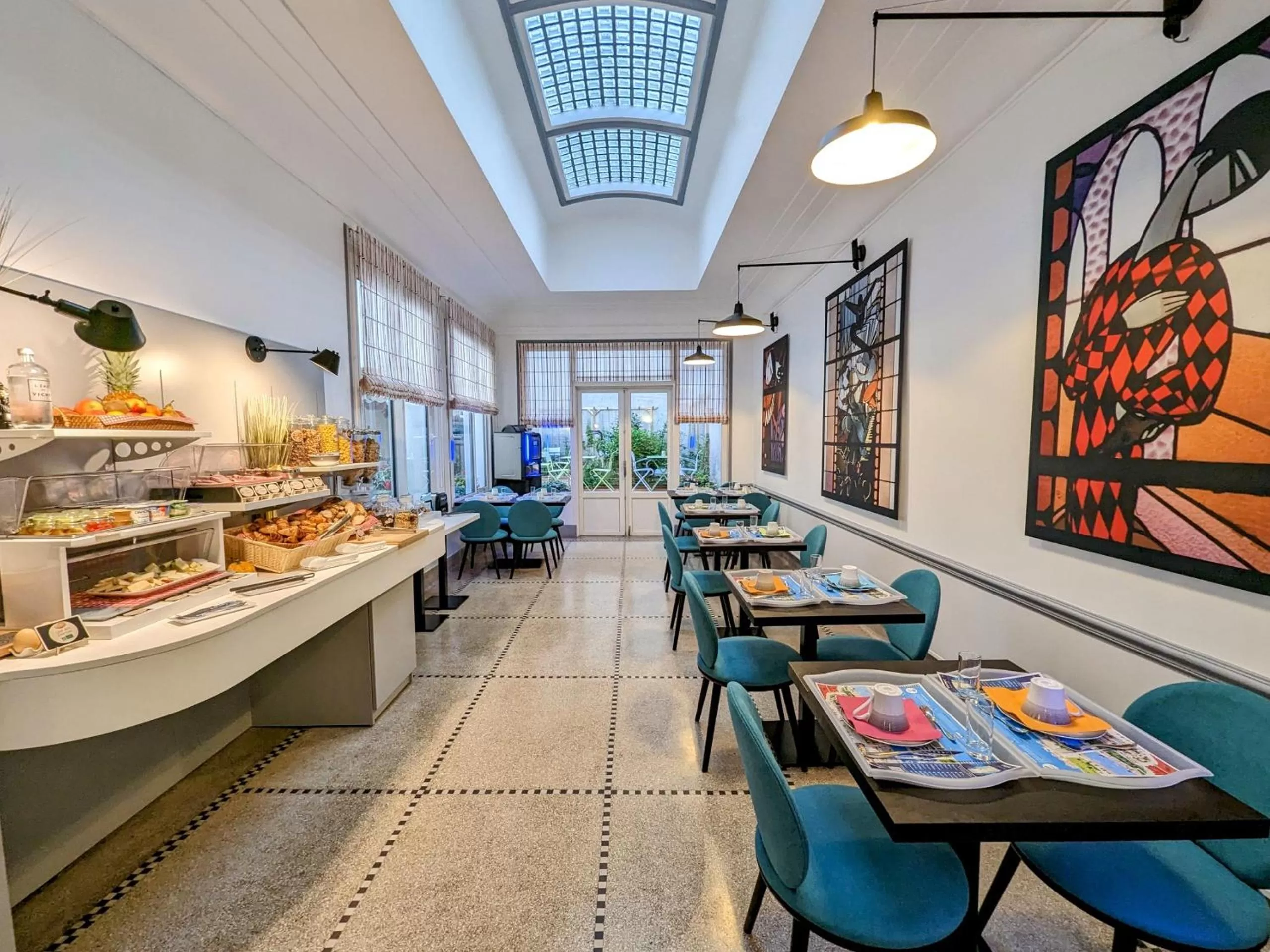 Property building in HOTEL ARVERNA VICHY - ClT'HOTEL