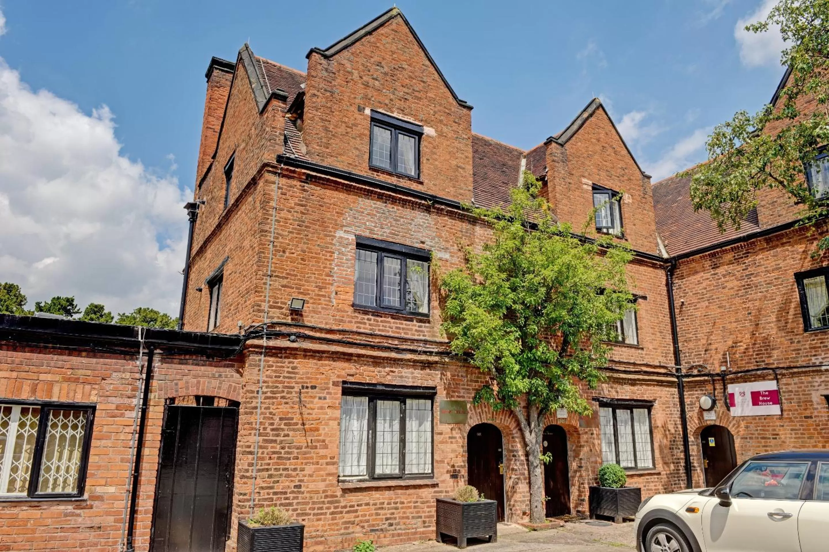 Property Building in OYO Dovecote Hotel