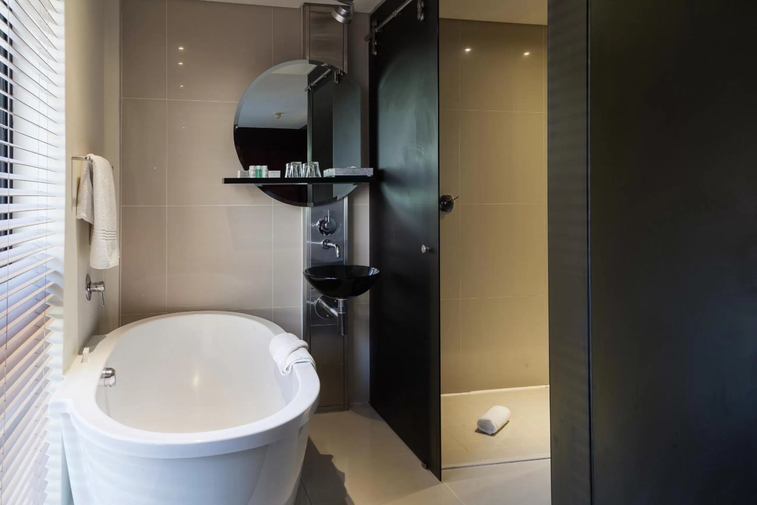 Bathroom in Colosseum Hotel