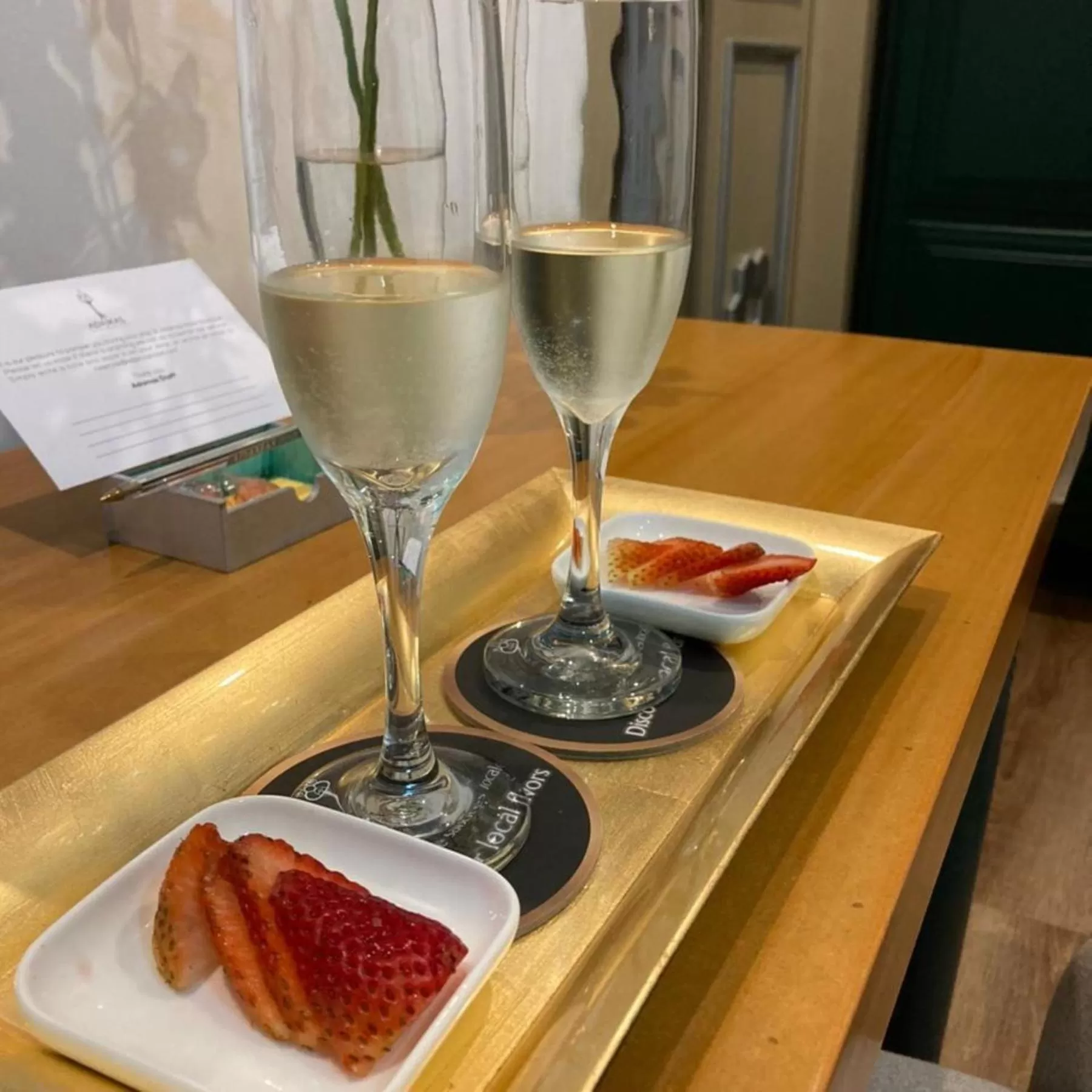 Restaurant/places to eat in Adamas House Hotel Boutique