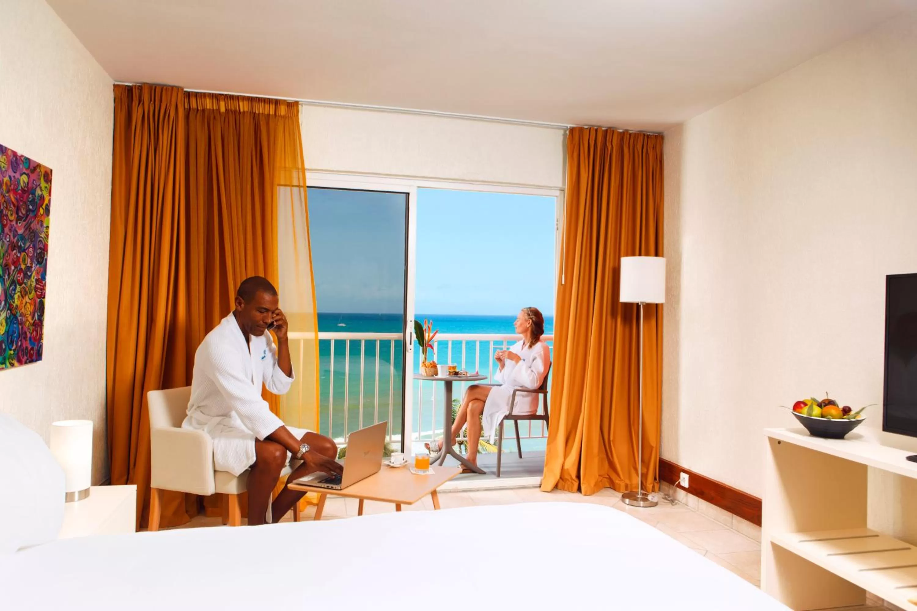 Bedroom, Bed in Hotel Arawak Beach Resort