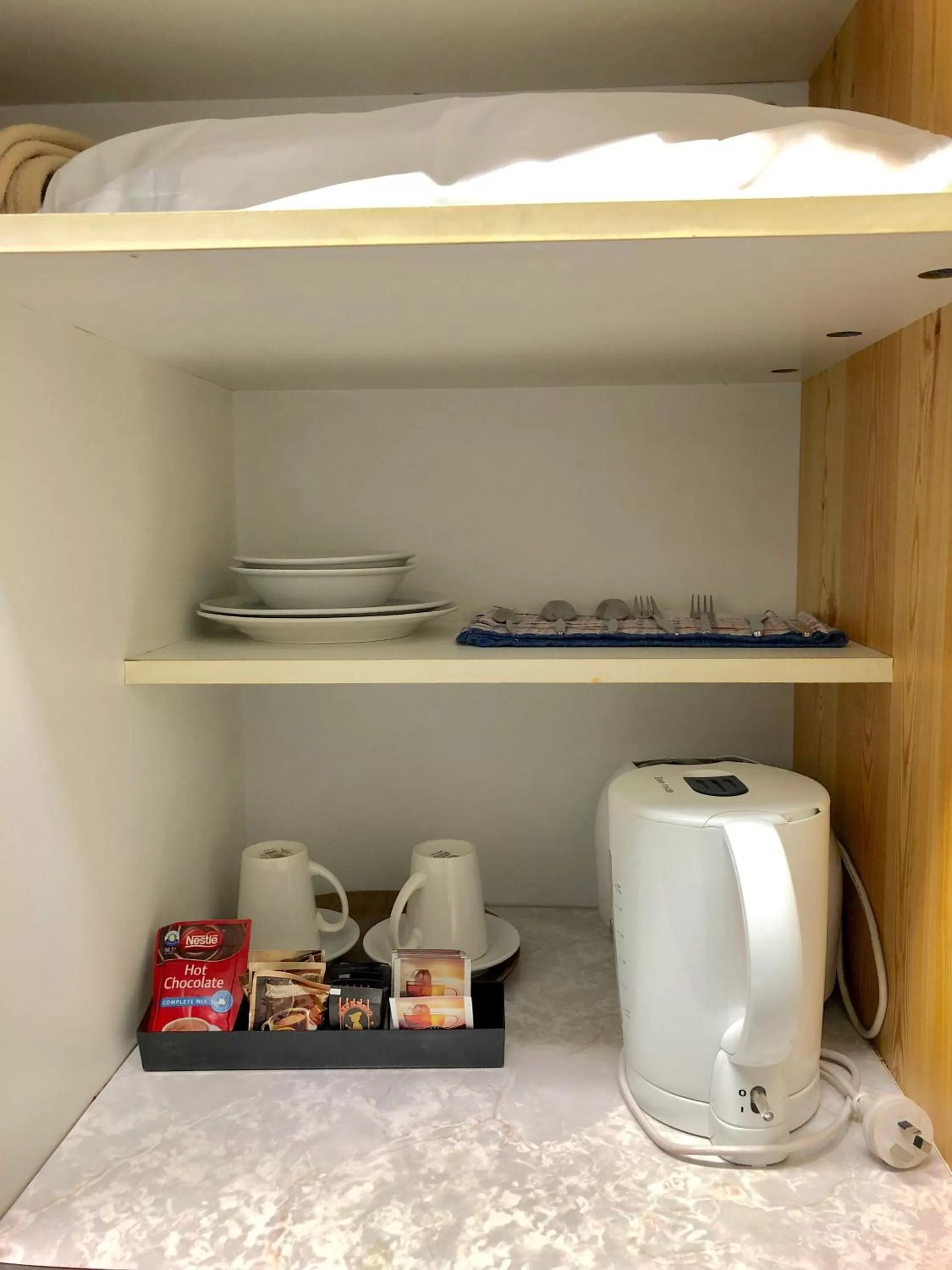 Standard Family Room with Queen Bed and Three Single Beds in Marco Polo Motor Inn Sydney