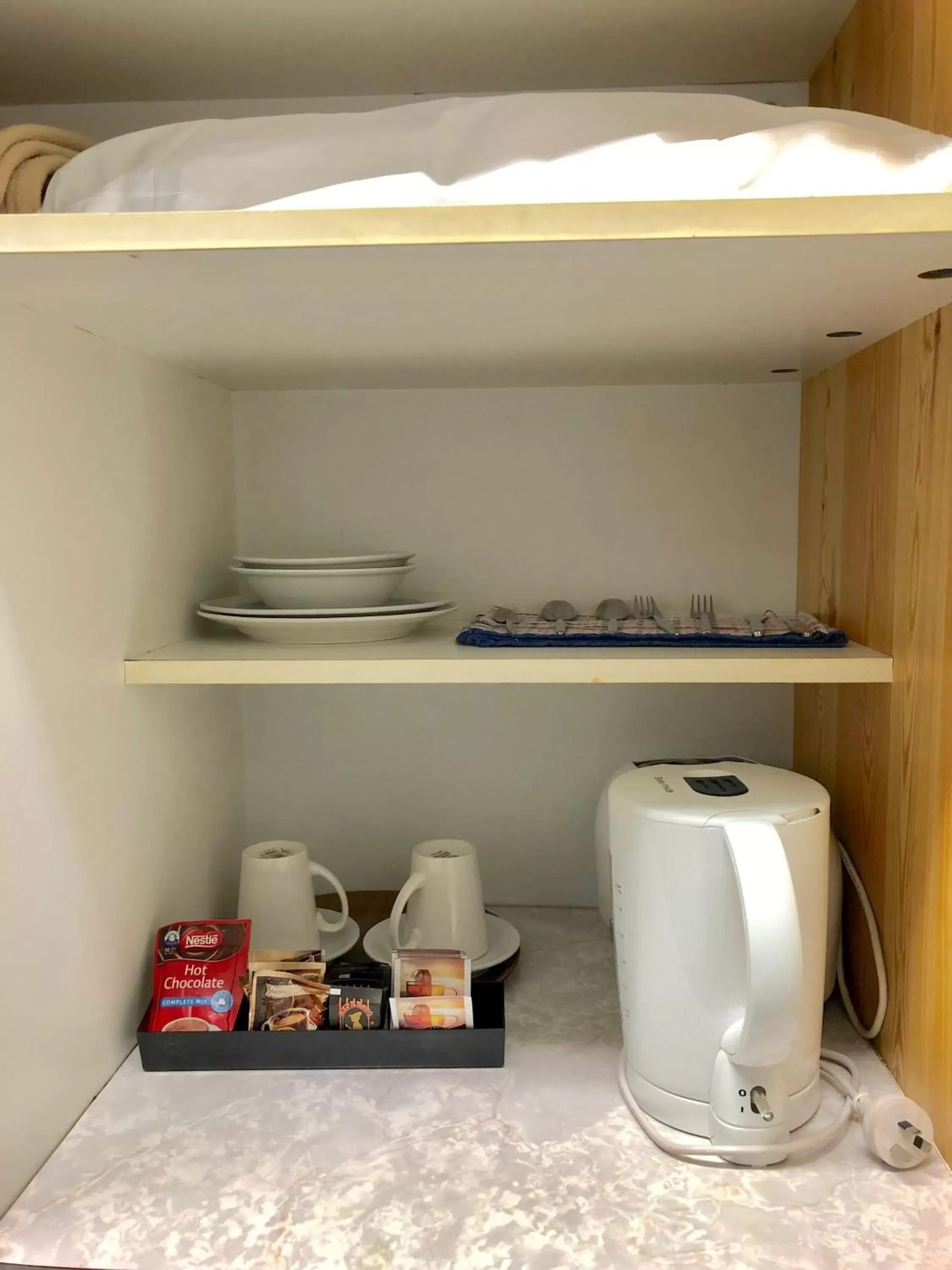 Standard Family Room with Queen Bed and Three Single Beds in Marco Polo Motor Inn Sydney Standard Family Room with Queen Bed and Three Single Beds in Marco Polo Motor Inn Sydney