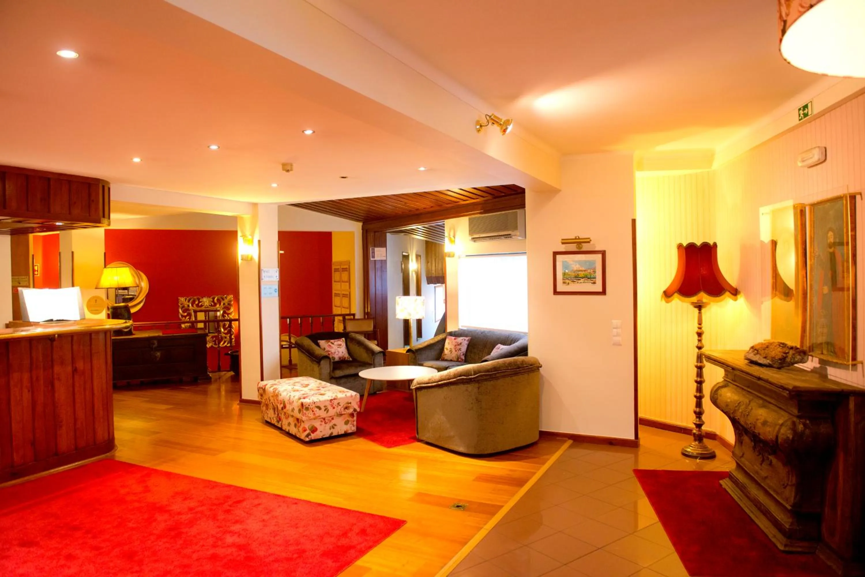 Lobby or reception in Hotel Eurosol Seia Camelo