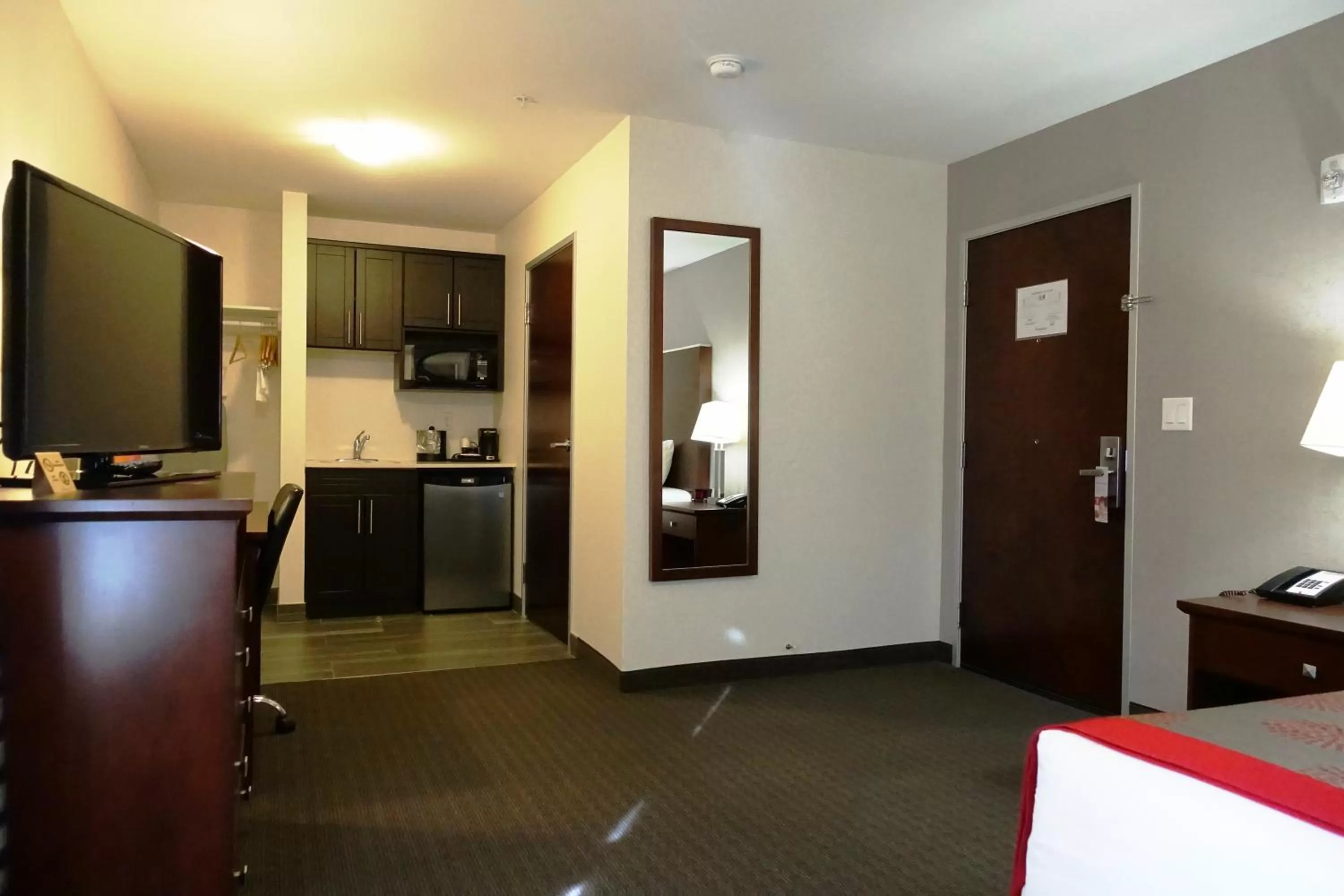 Photo of the whole room in Ramada by Wyndham Moose Jaw