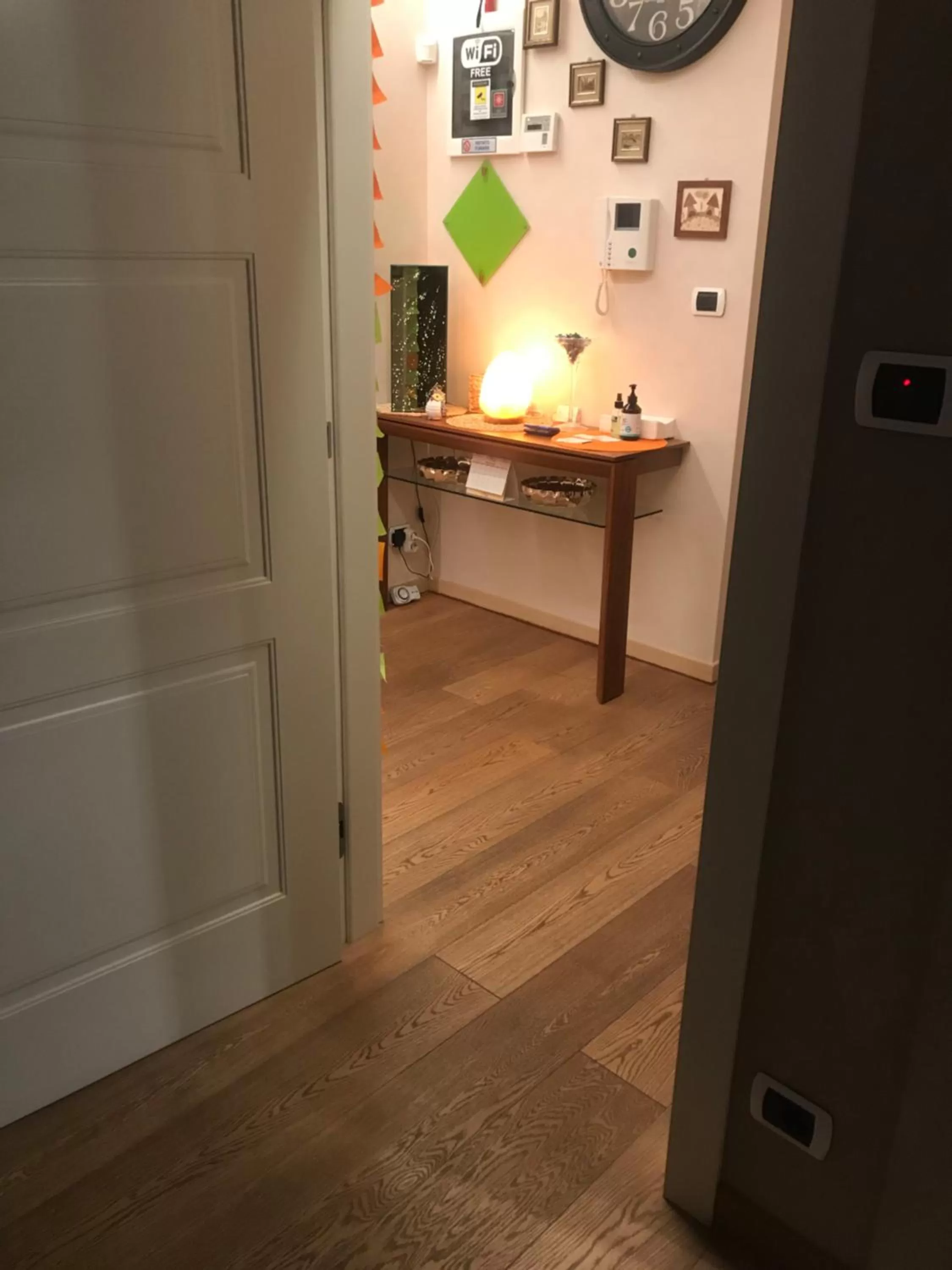 Smart-House Rent-Rooms FREE PARKING