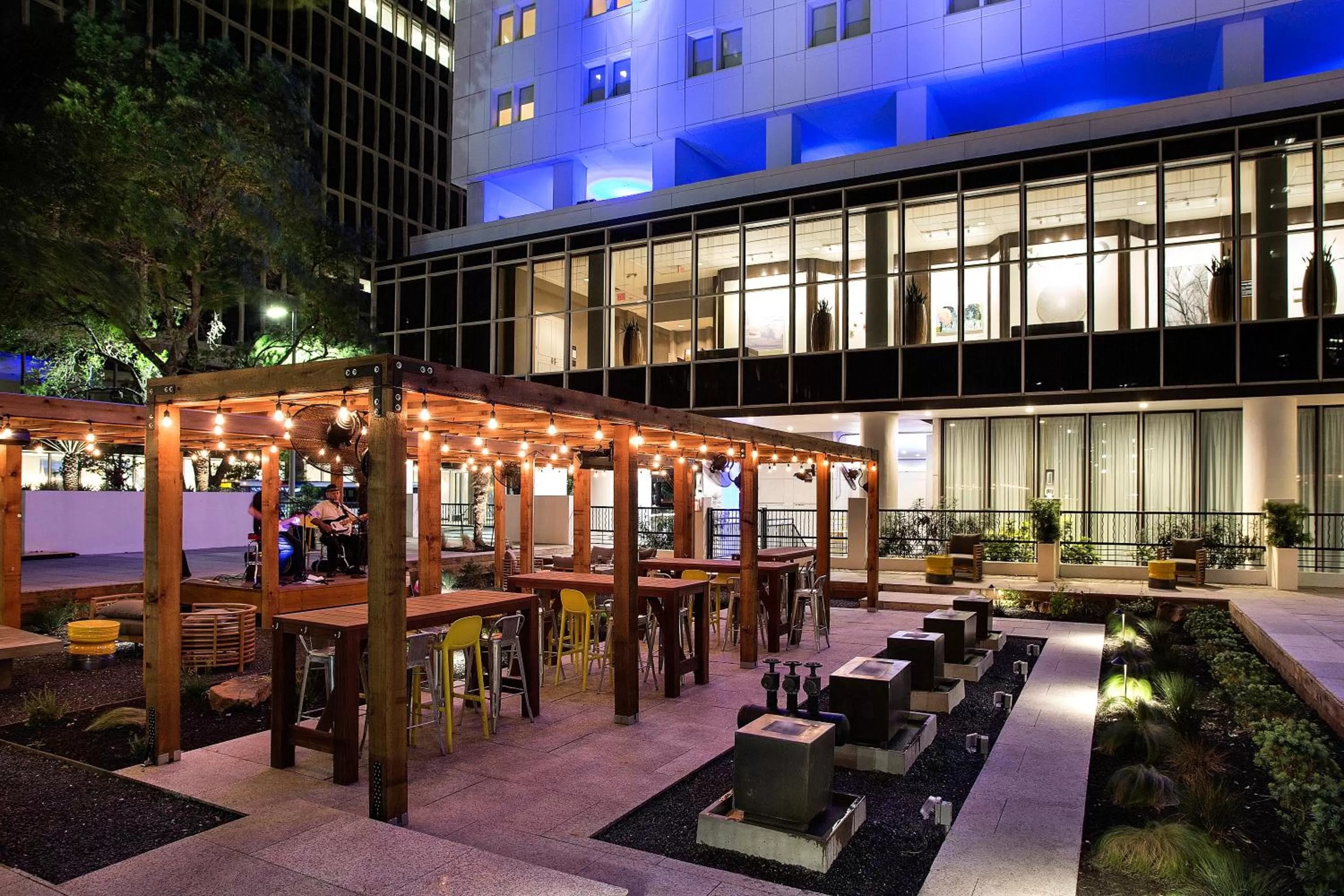 Lounge or bar in The Whitehall Houston