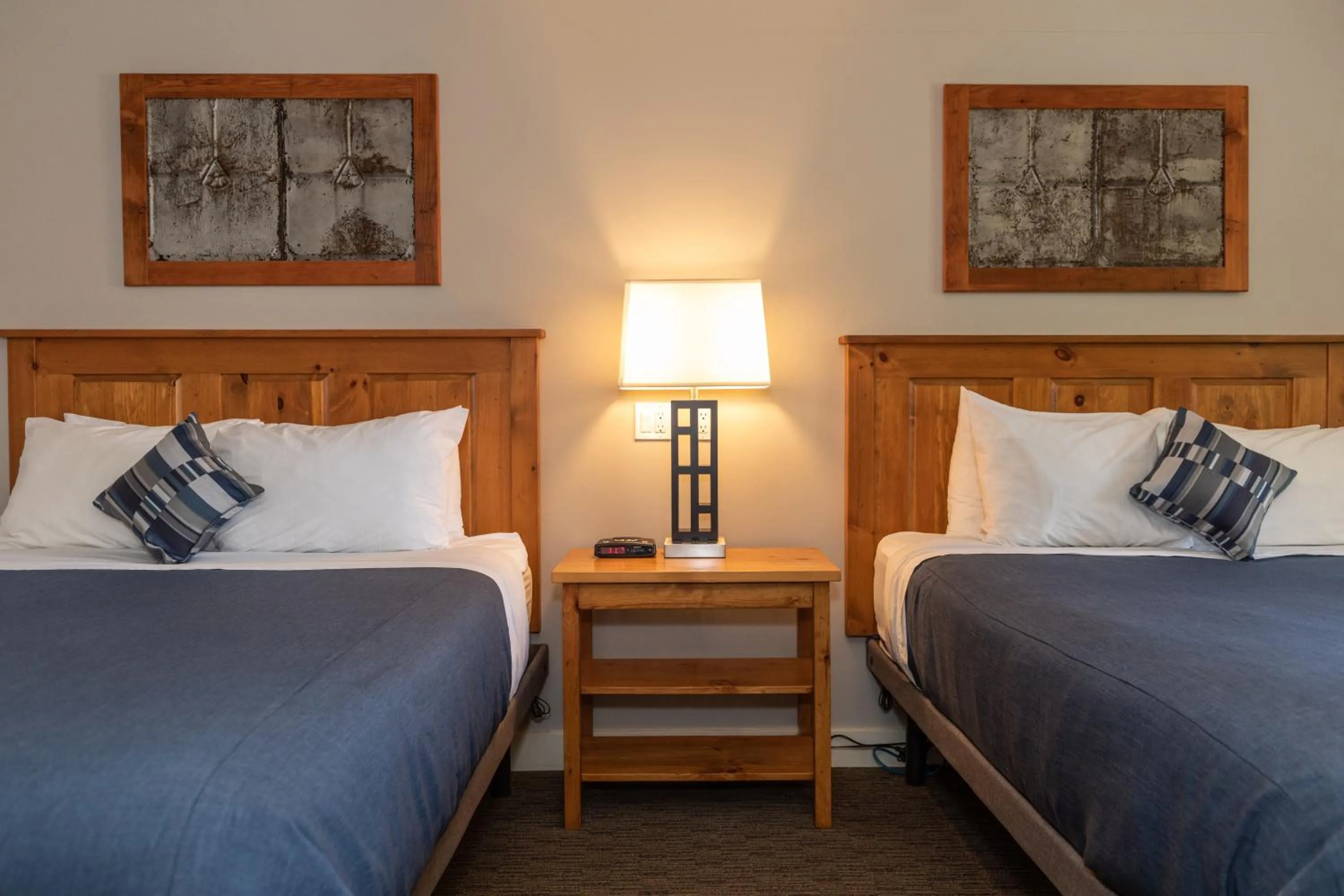 Bed in Red Tree Lodge