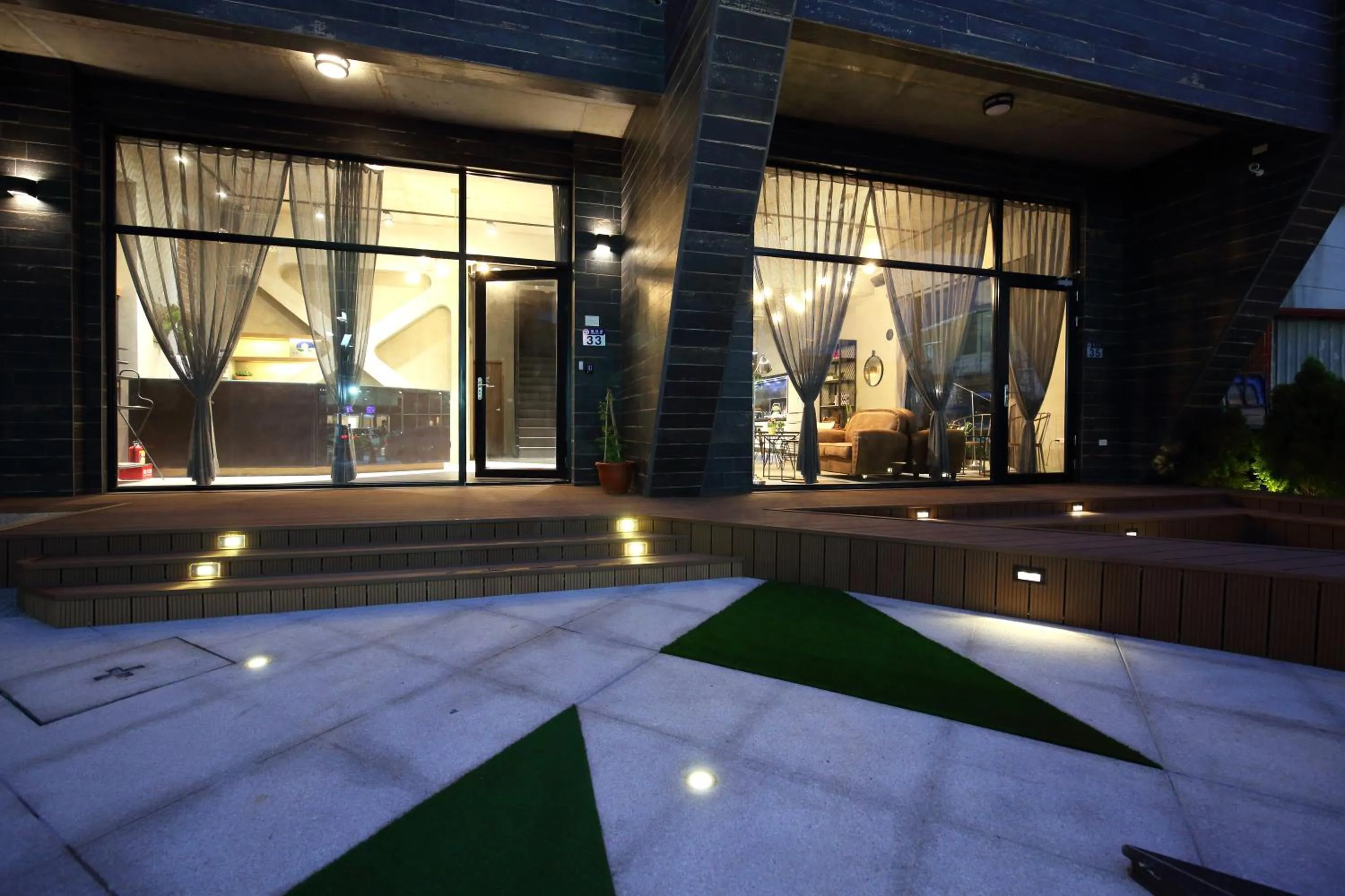 指南針民宿2178 & 工殿民宿2182