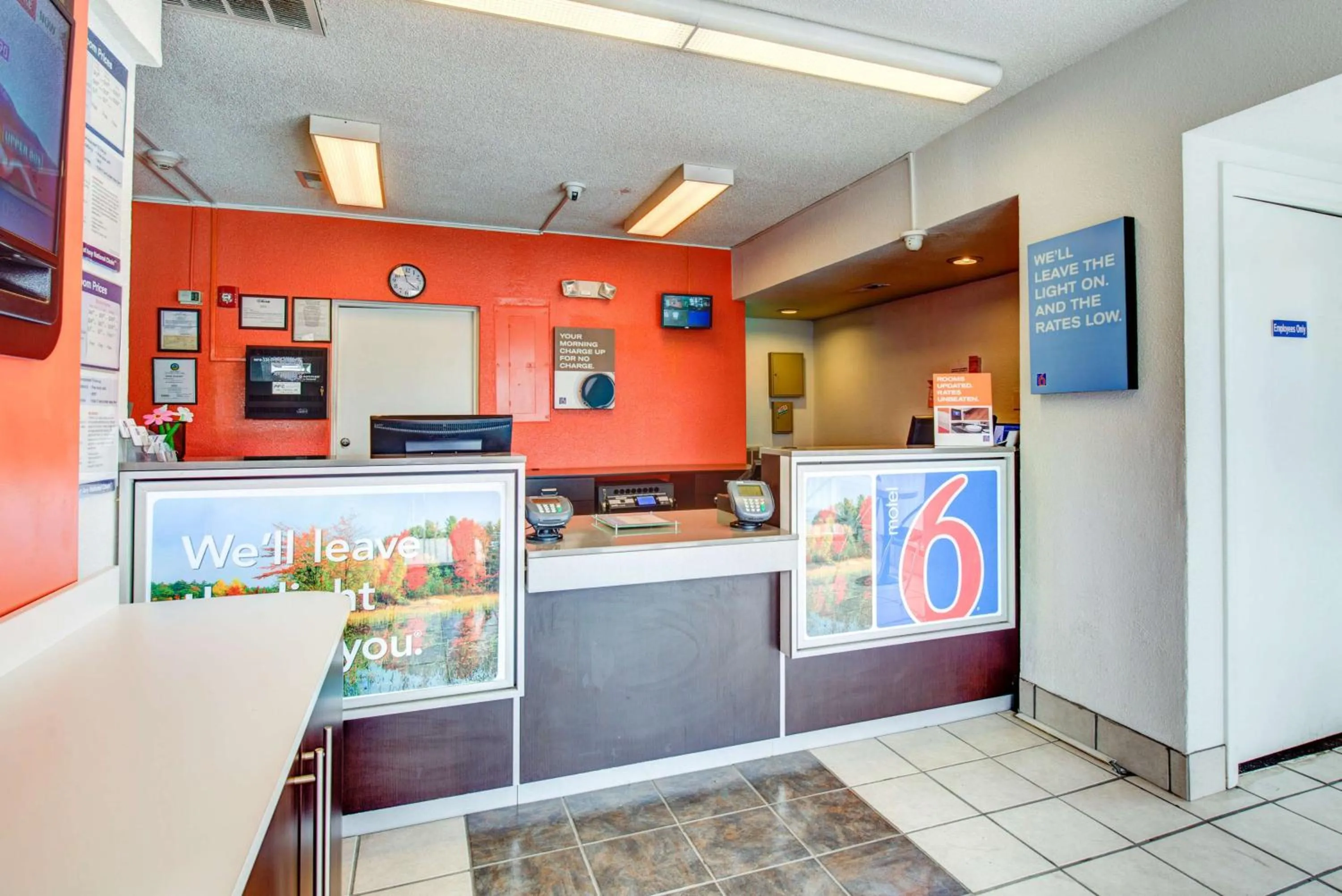 TV and multimedia in Motel 6-Norfolk, VA