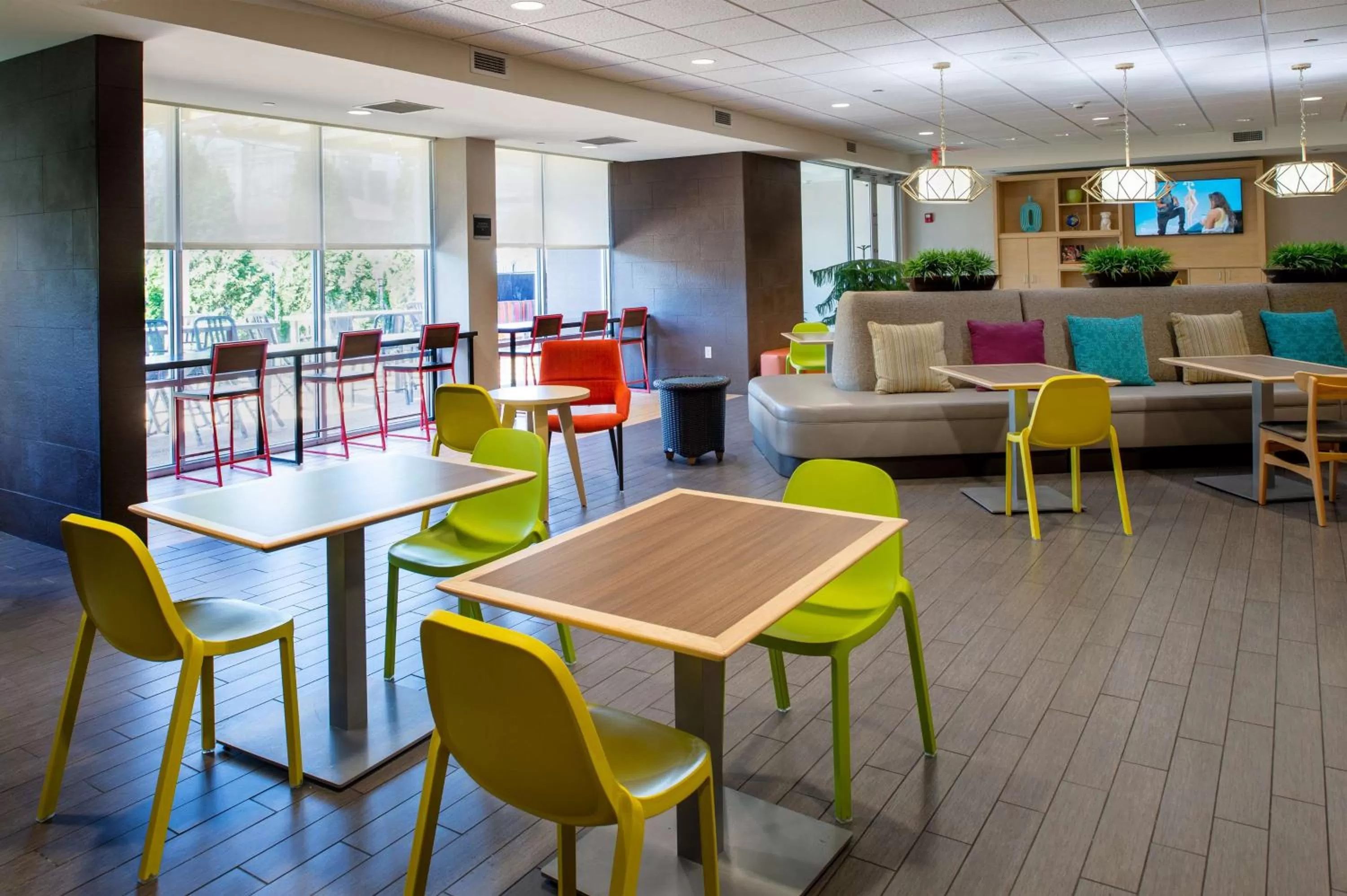 Lobby or reception in Home2 Suites St. Louis / Forest Park