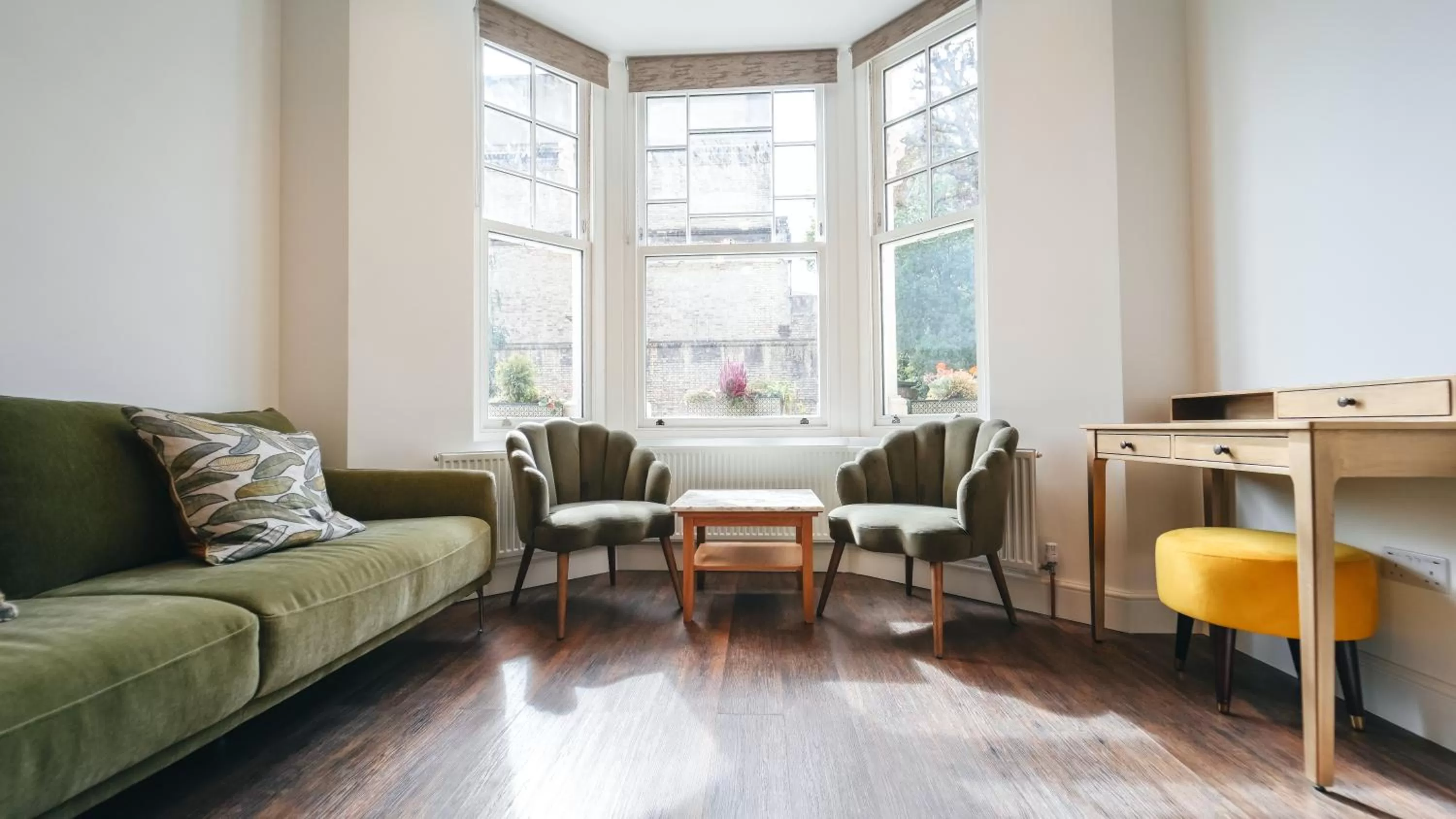 Living room, Seating Area in The Avonmore Olympia