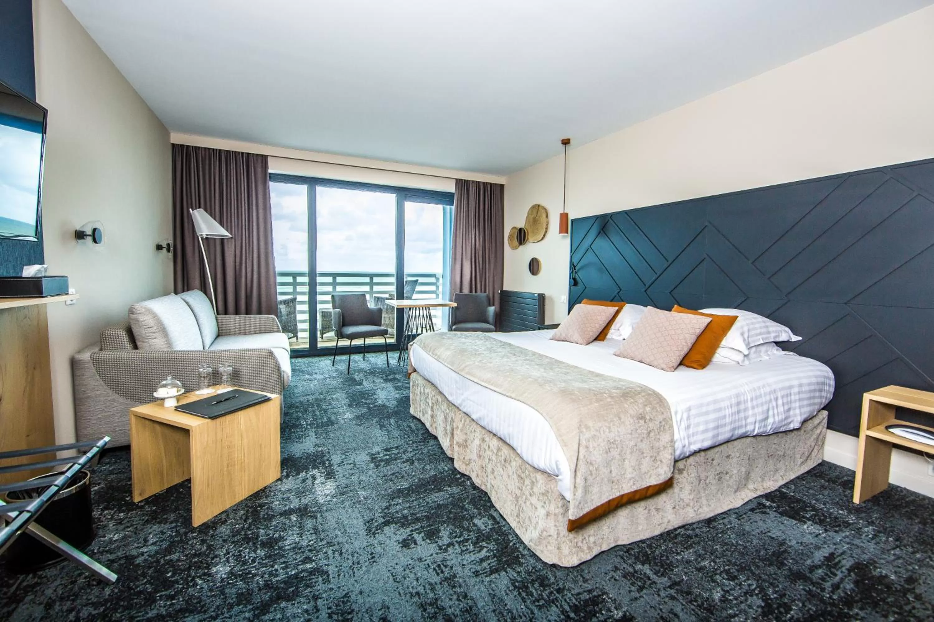 Photo of the whole room, Bed in Hotel Atlantic