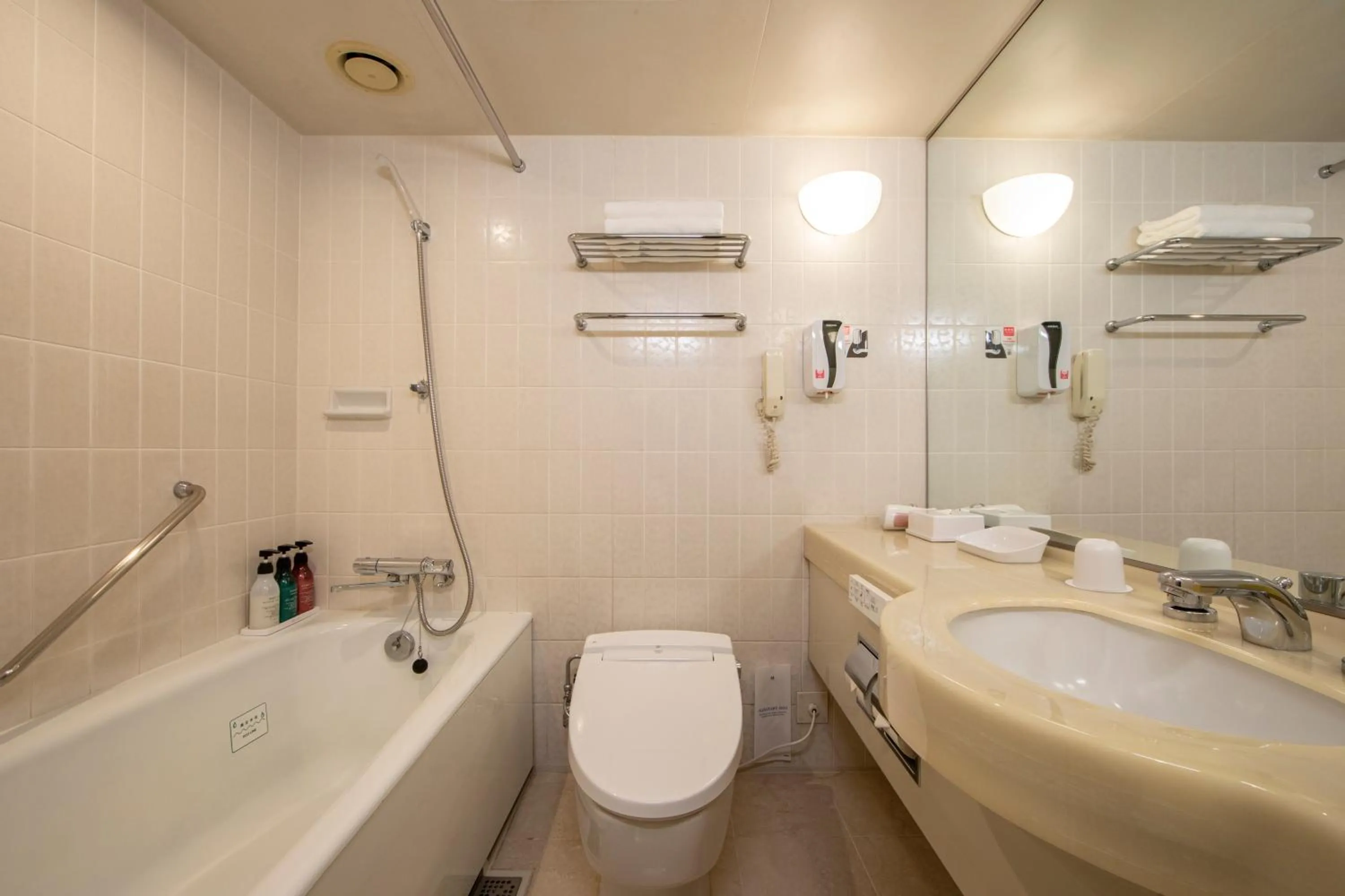 Bathroom in Hotel Cadenza Tokyo