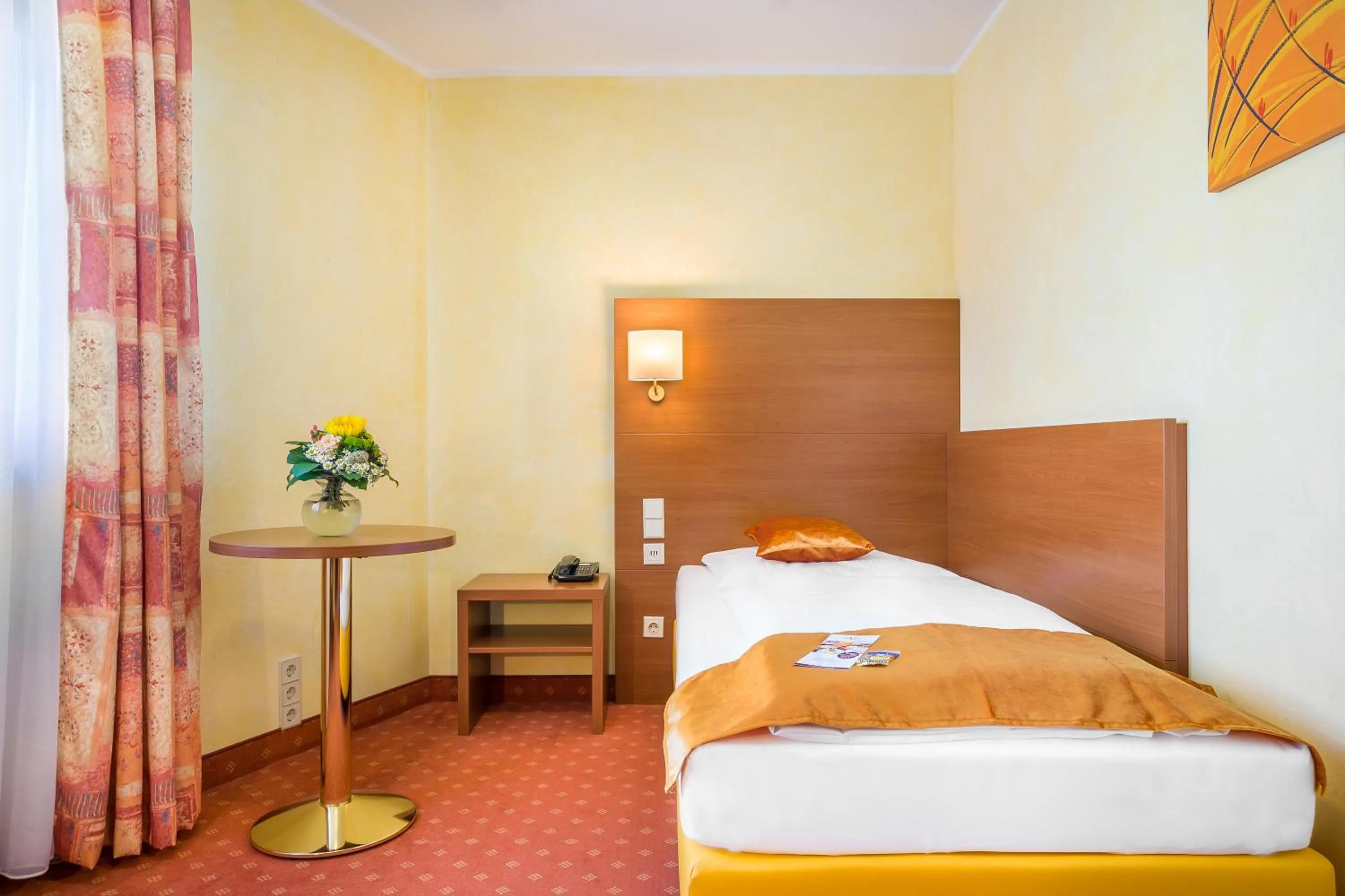 Economy Single Room in Novum Hotel Rega Stuttgart