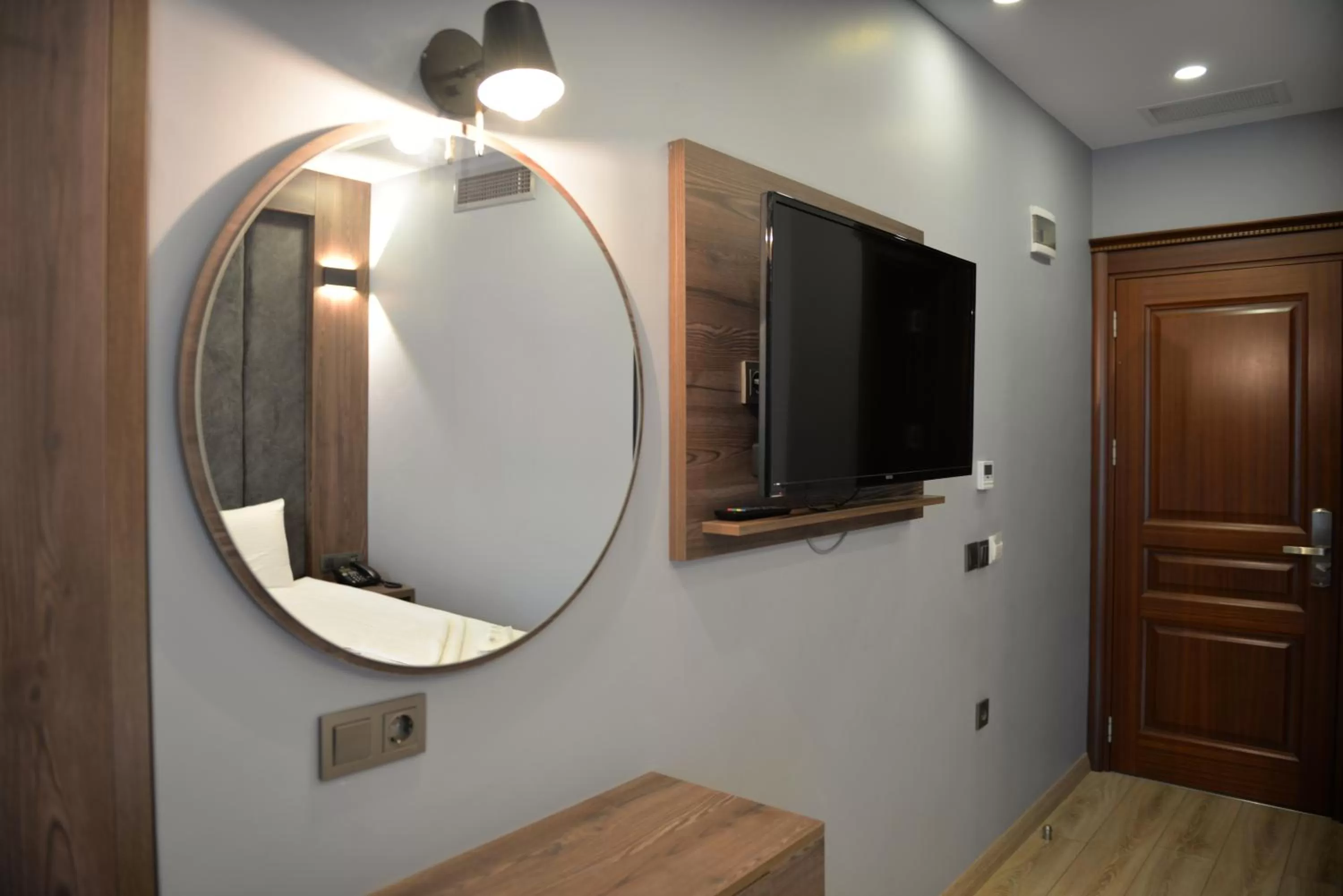 TV and multimedia in Basilissis Hotel