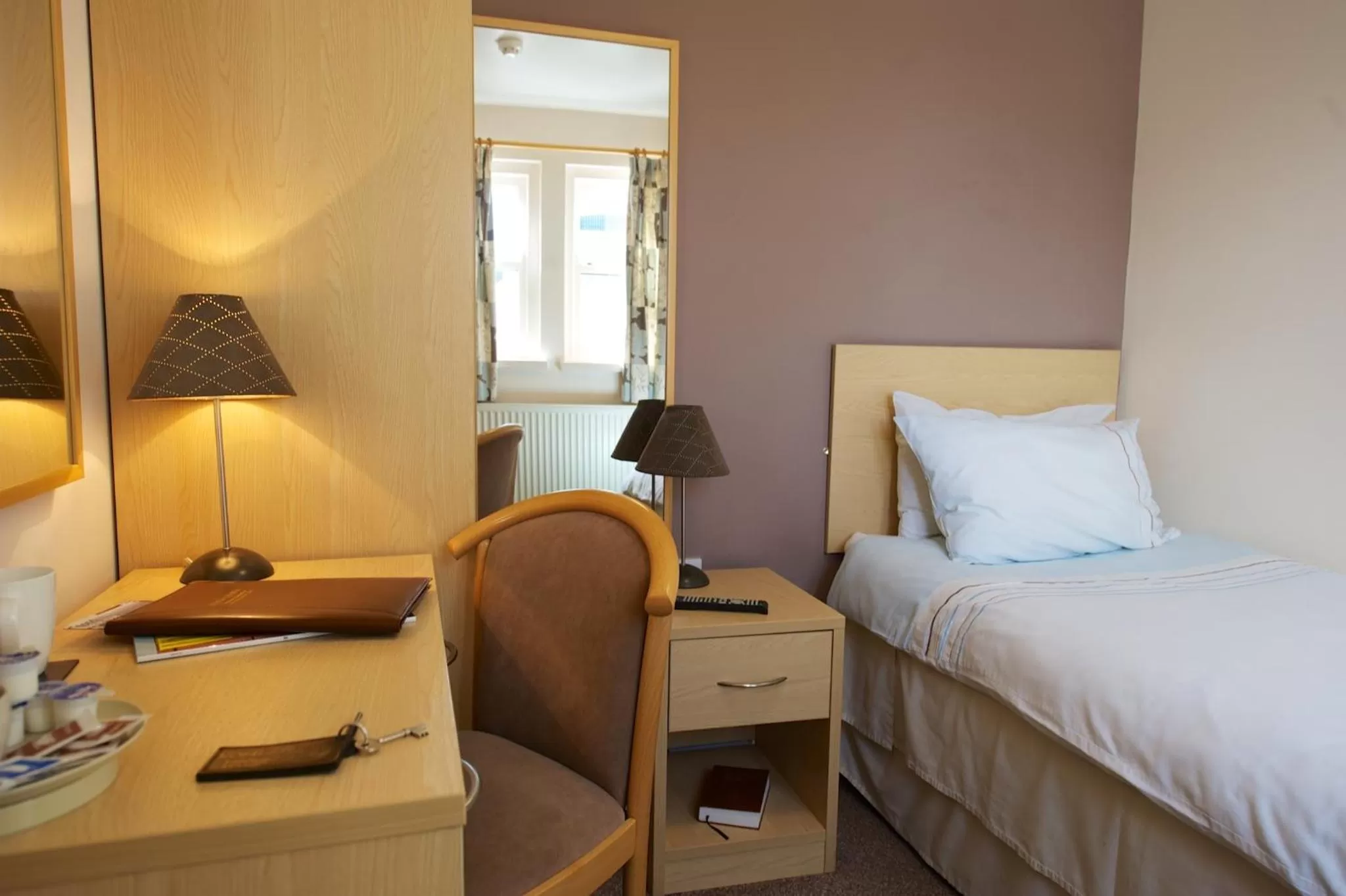 Day in Rose and Crown Hotel