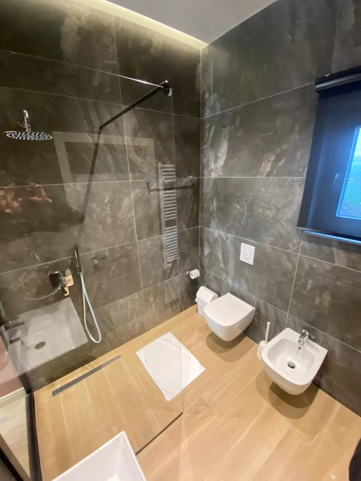 Shower in Ardenica Boutique Hotel