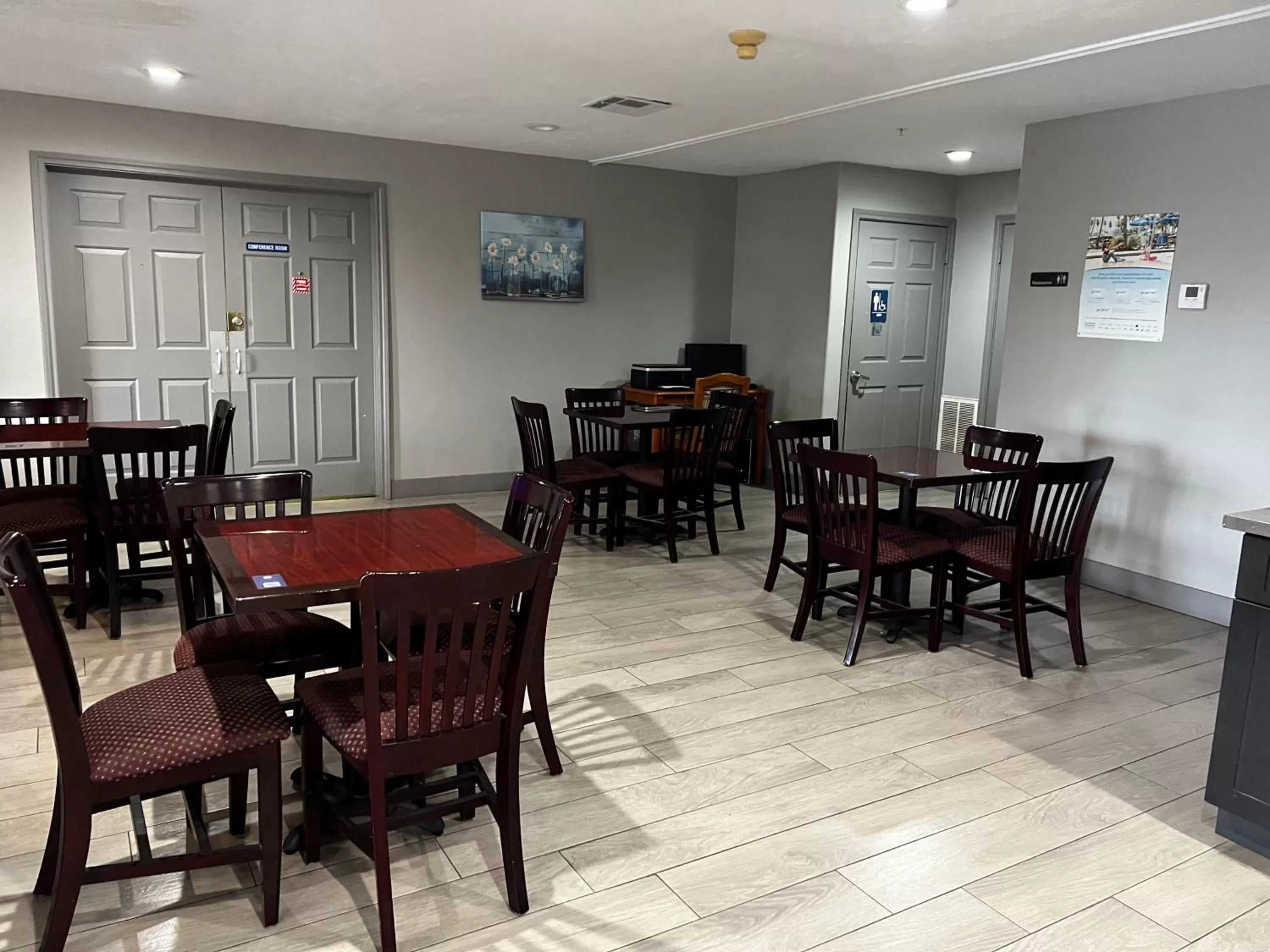 Breakfast in Super 8 by Wyndham Sealy